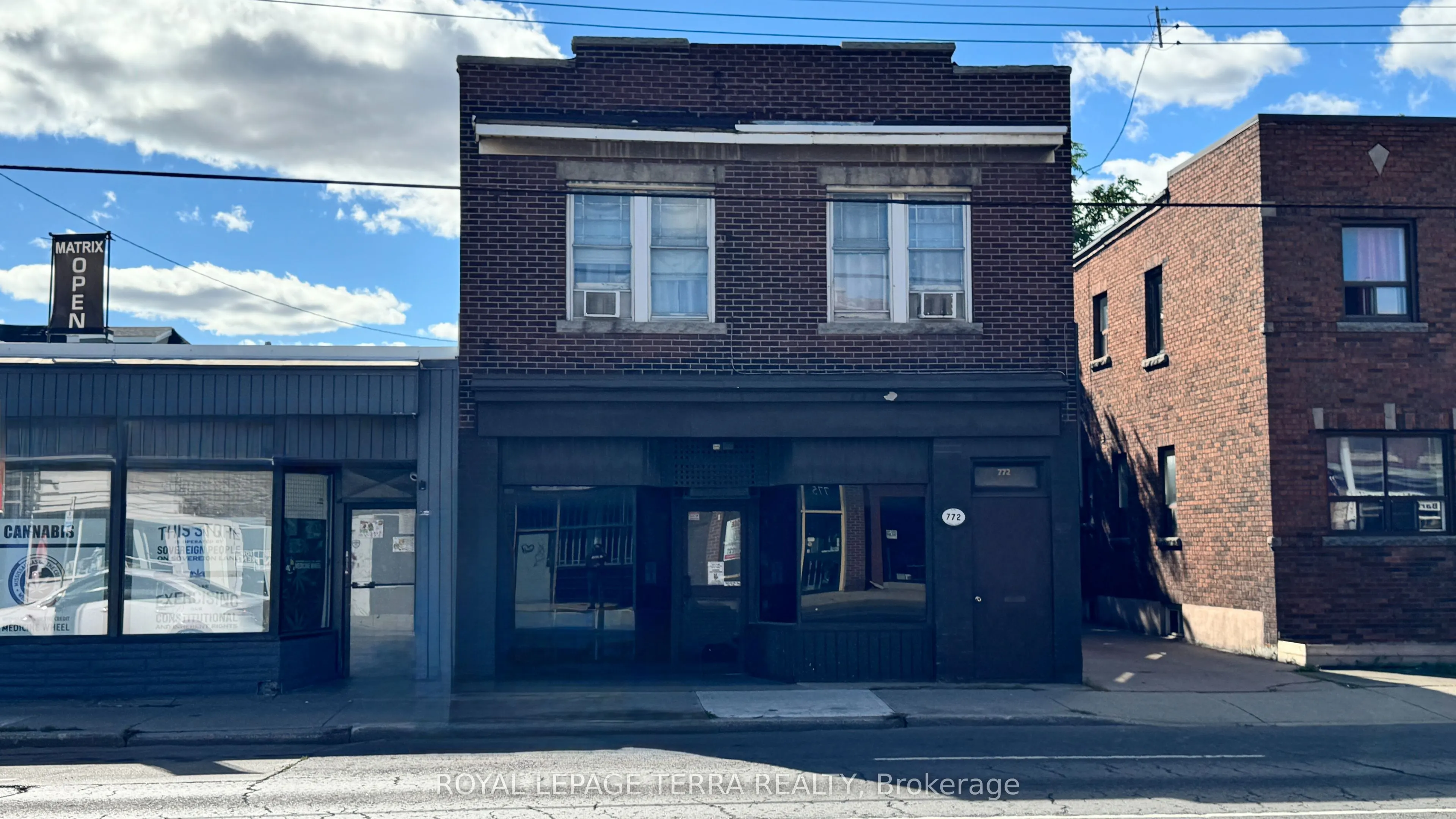 772 Barton Street E