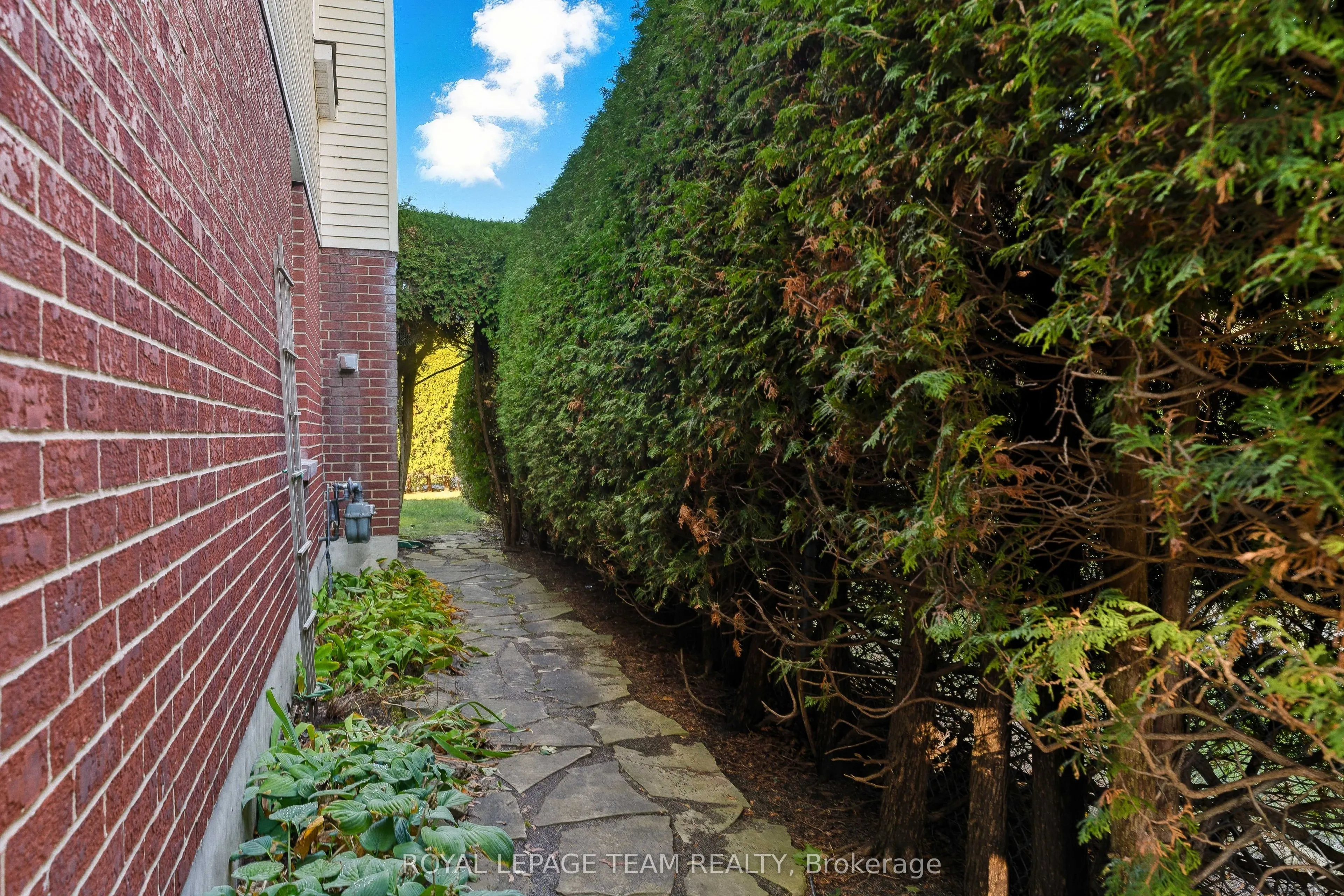 54 Pickwick Drive