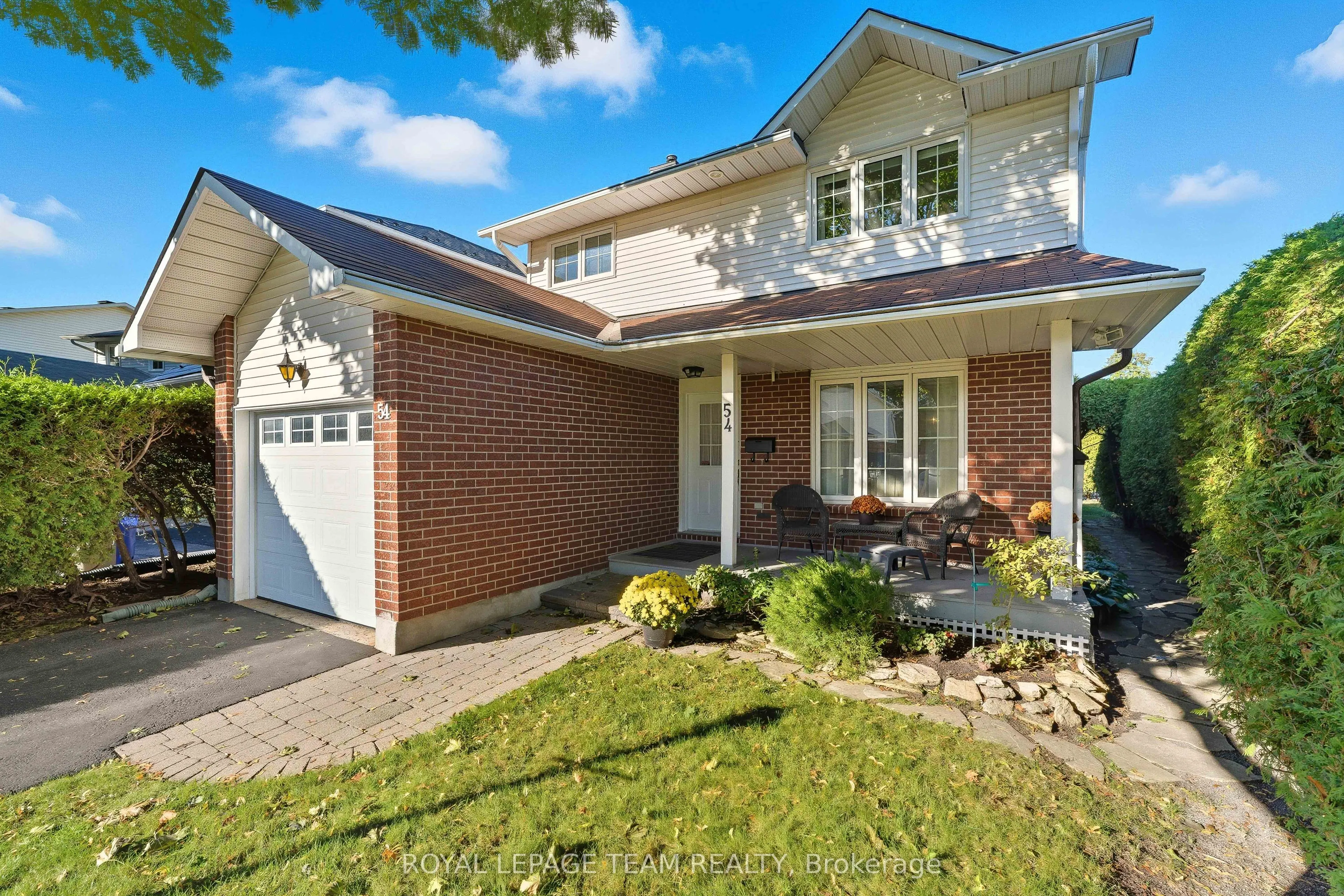 54 Pickwick Drive