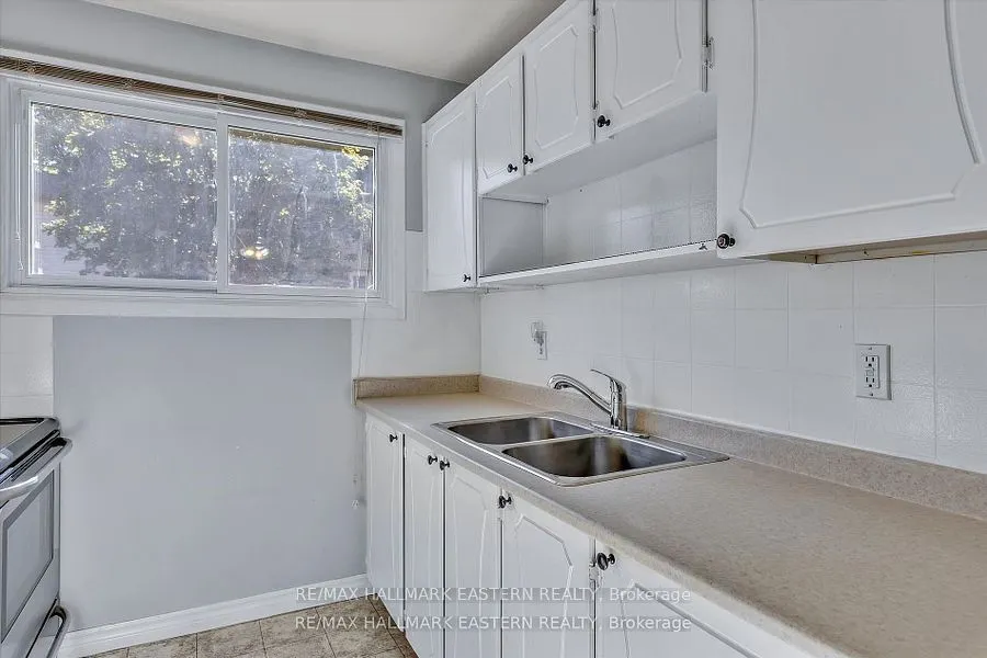 996 Sydenham Road, ##67