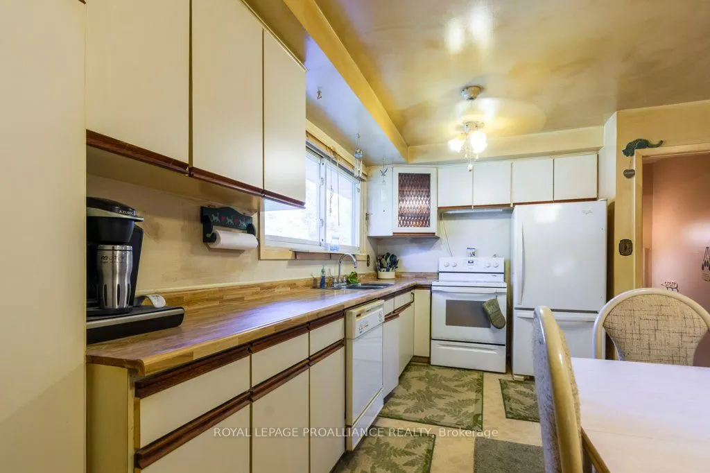 69 Thorncliffe Drive