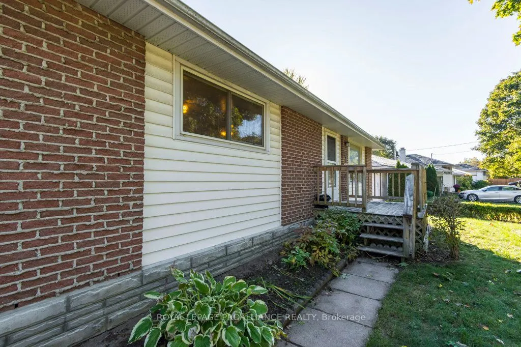 69 Thorncliffe Drive
