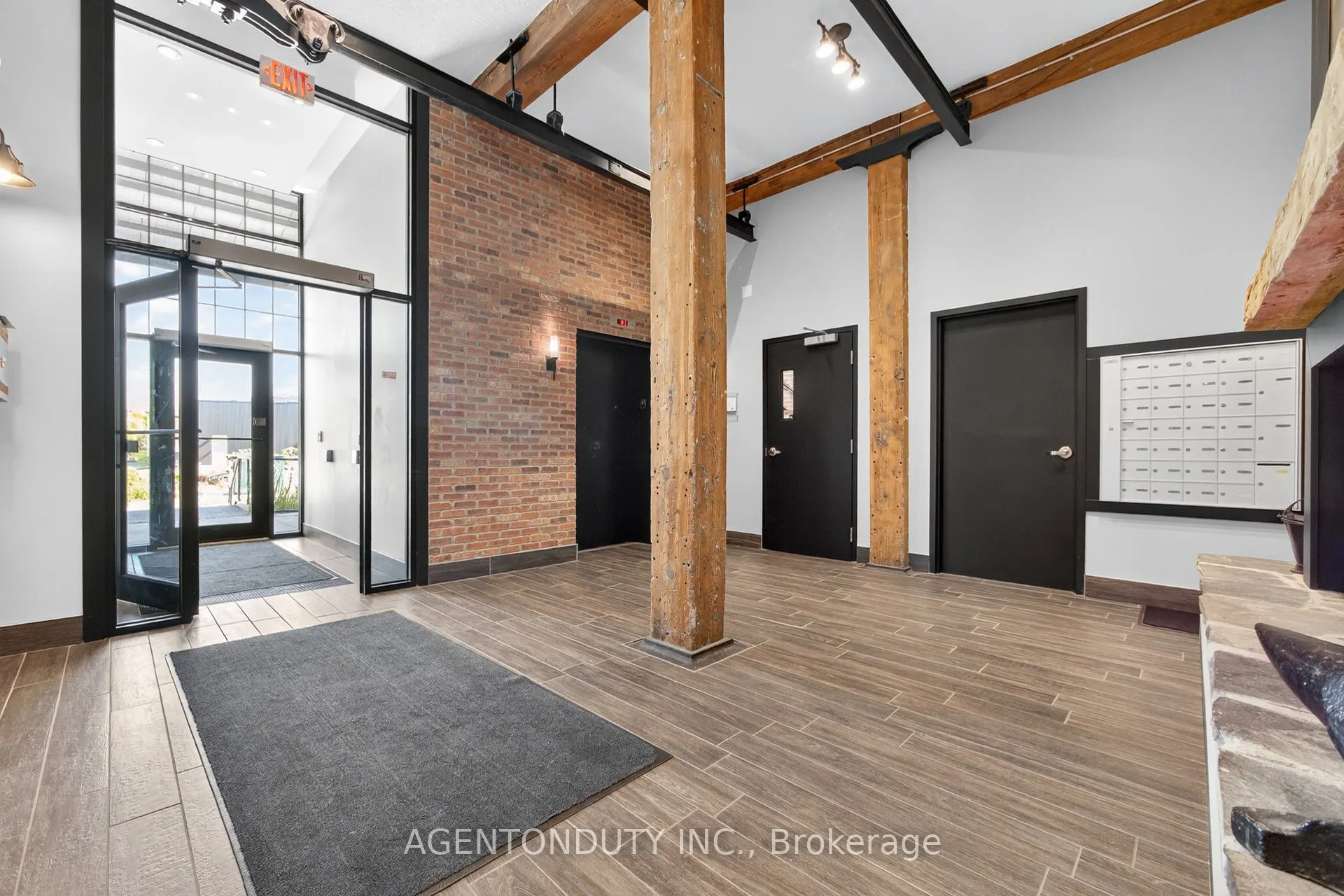 24 Cedar Street, #101
