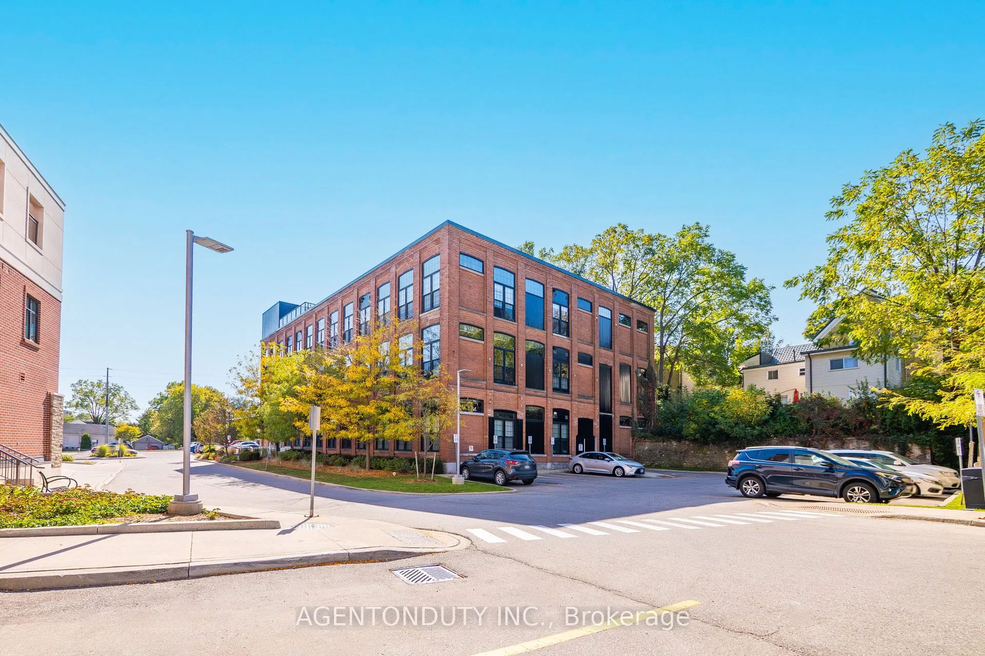 24 Cedar Street, #101
