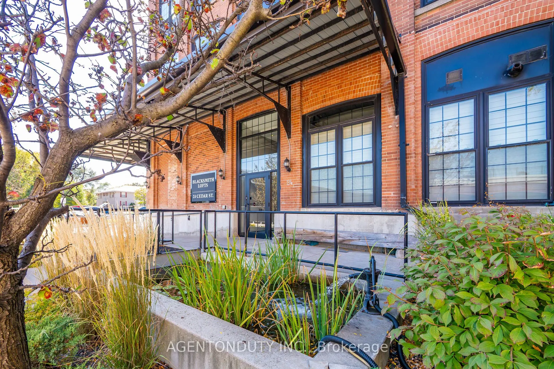 24 Cedar Street, #101