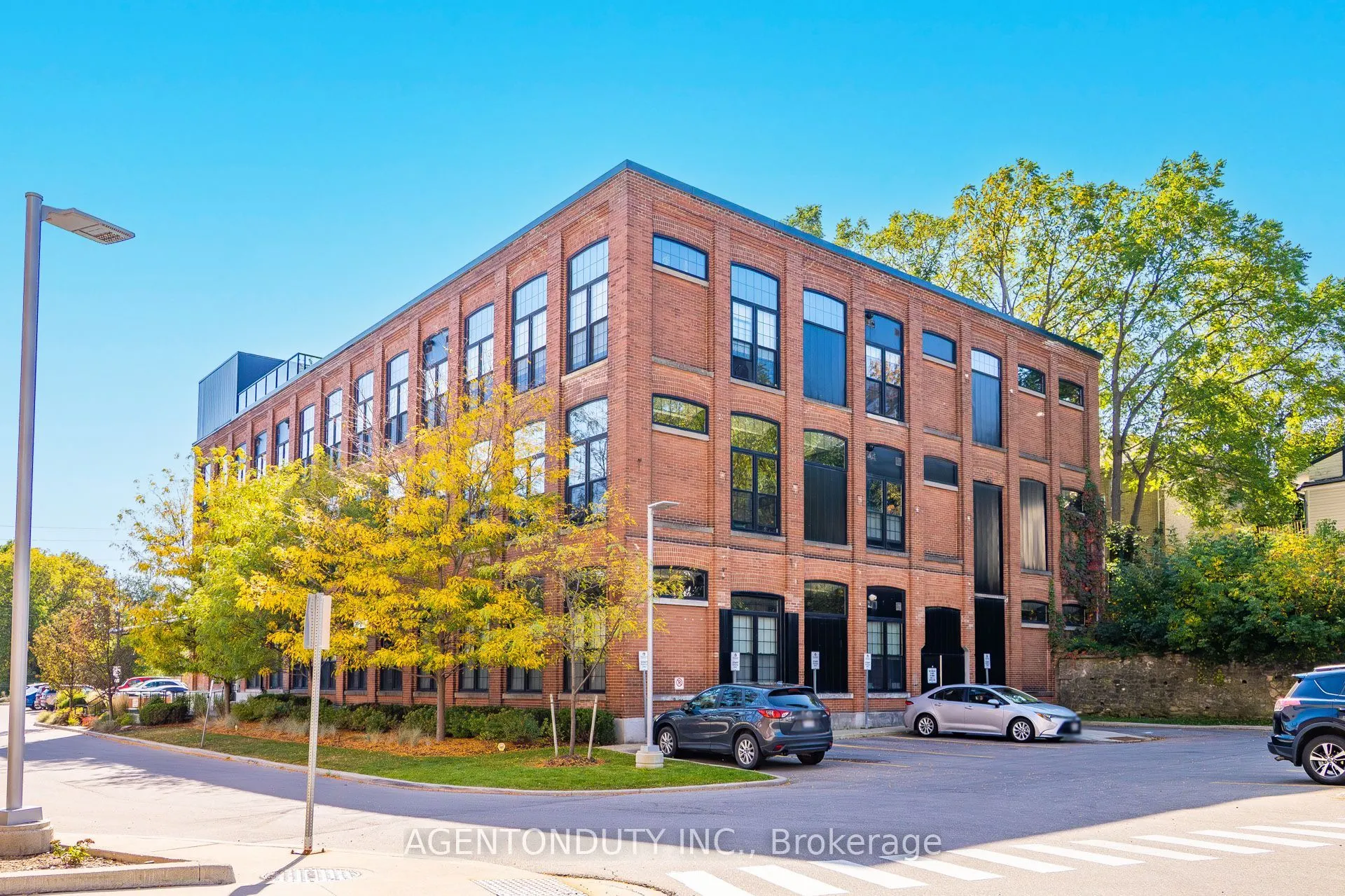 24 Cedar Street, #101