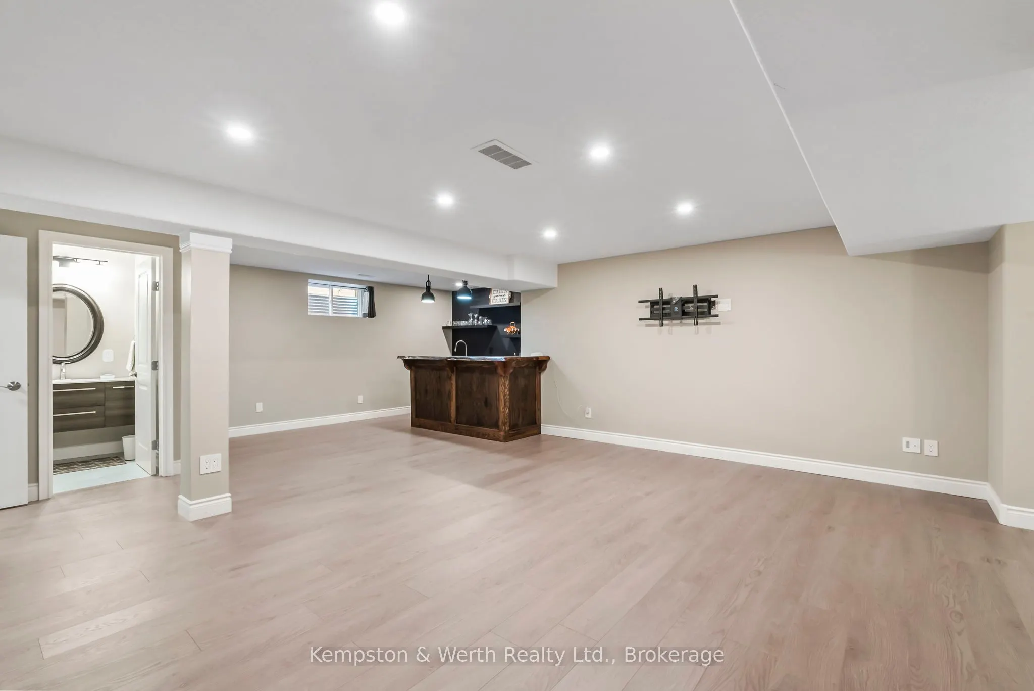 86 Forbes Crescent