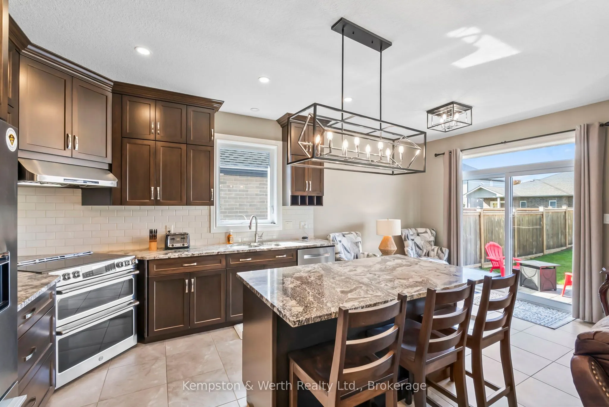 86 Forbes Crescent