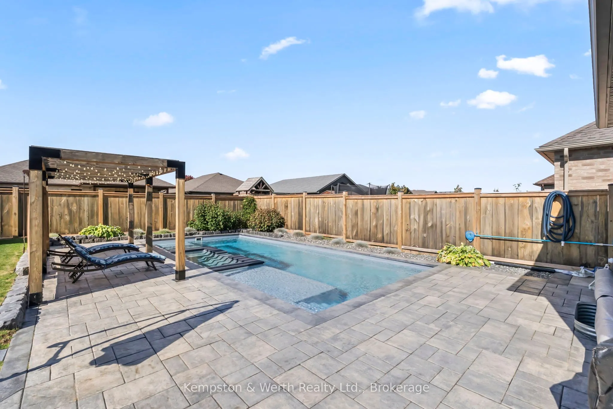 86 Forbes Crescent