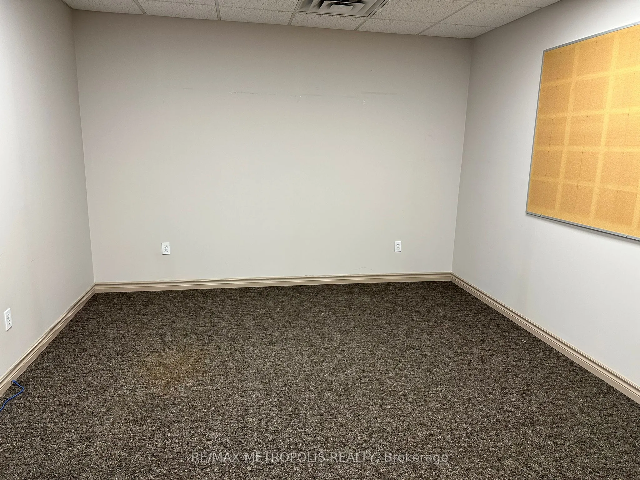 499 Dundas Street W, #5