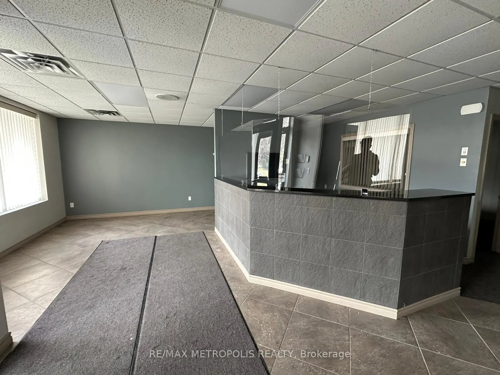 499 Dundas Street W, #5
