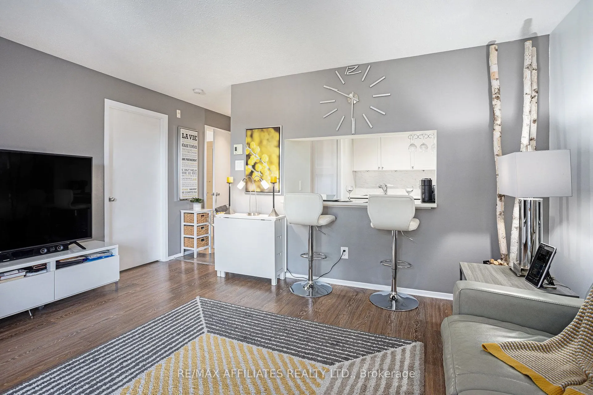 270 Brittany Drive, #207