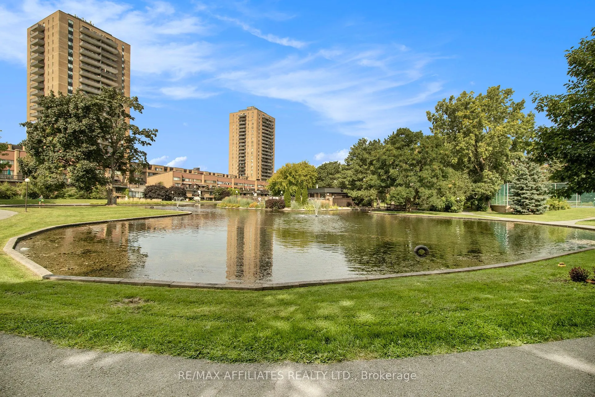 270 Brittany Drive, #207
