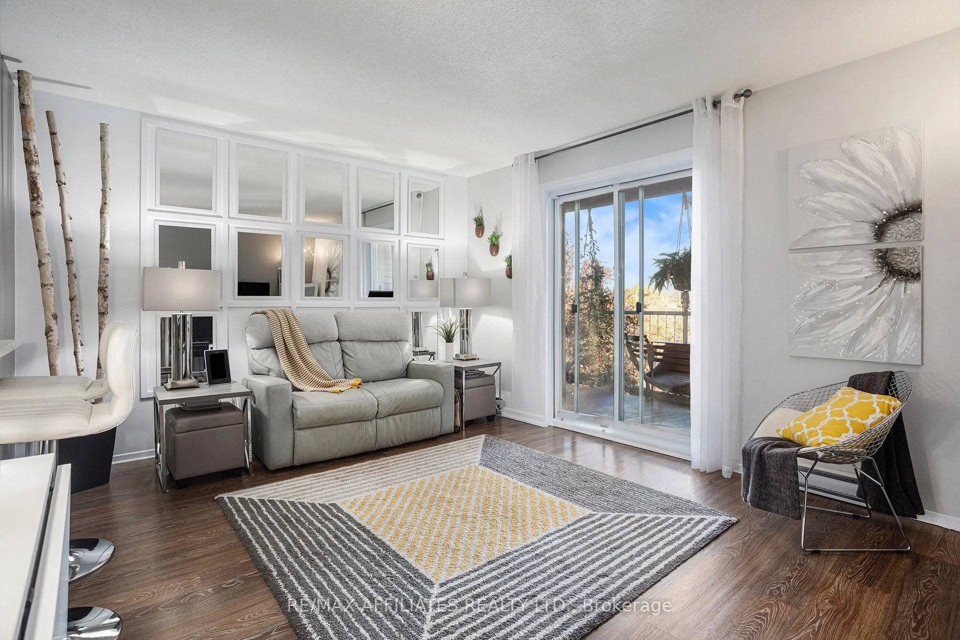 270 Brittany Drive, #207