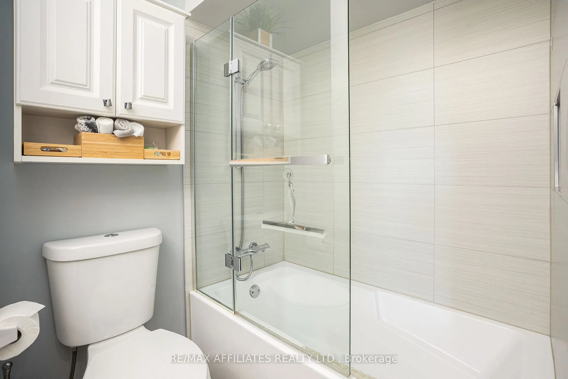 270 Brittany Drive, #207