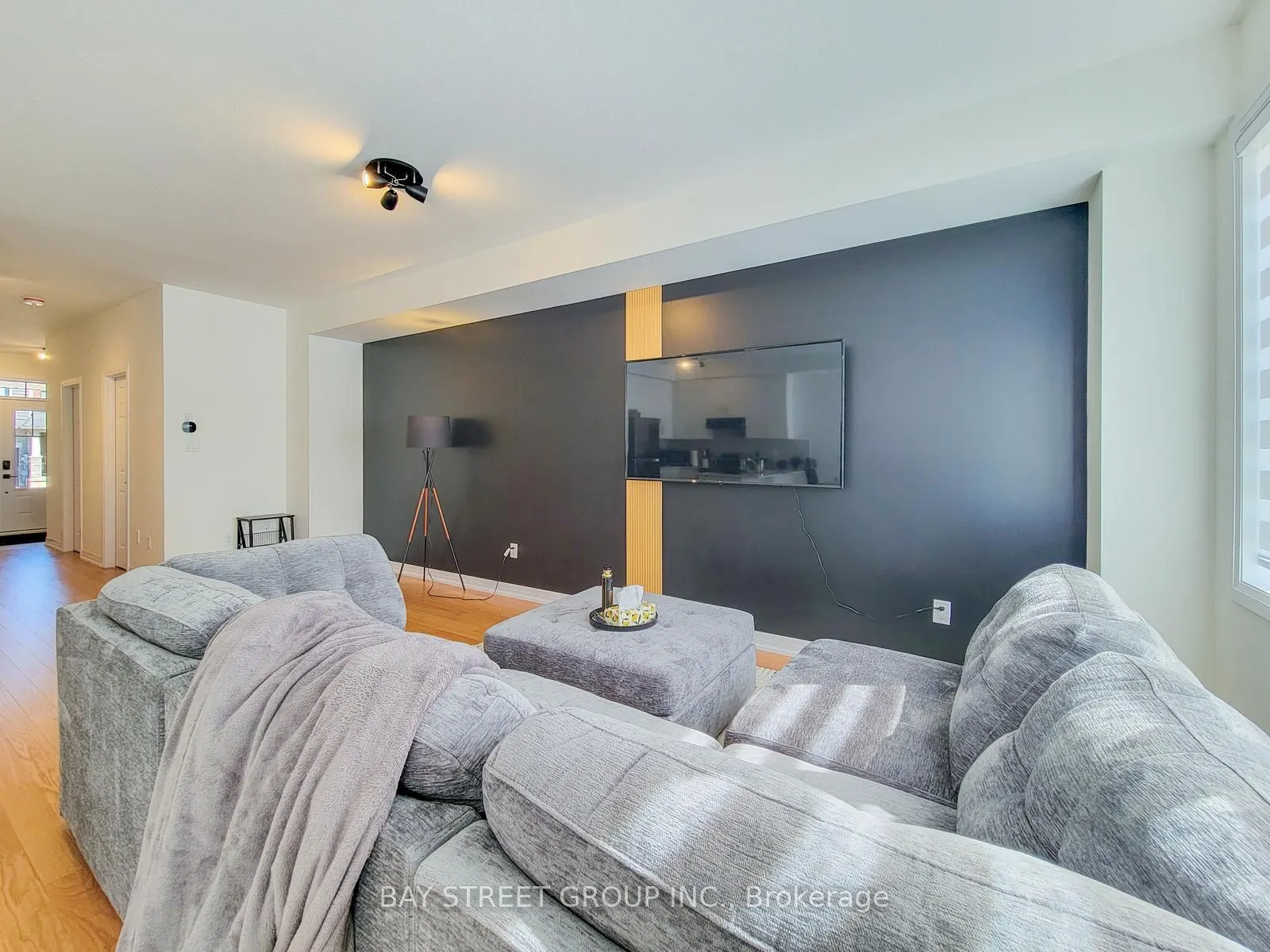 5 Lemon Avenue N