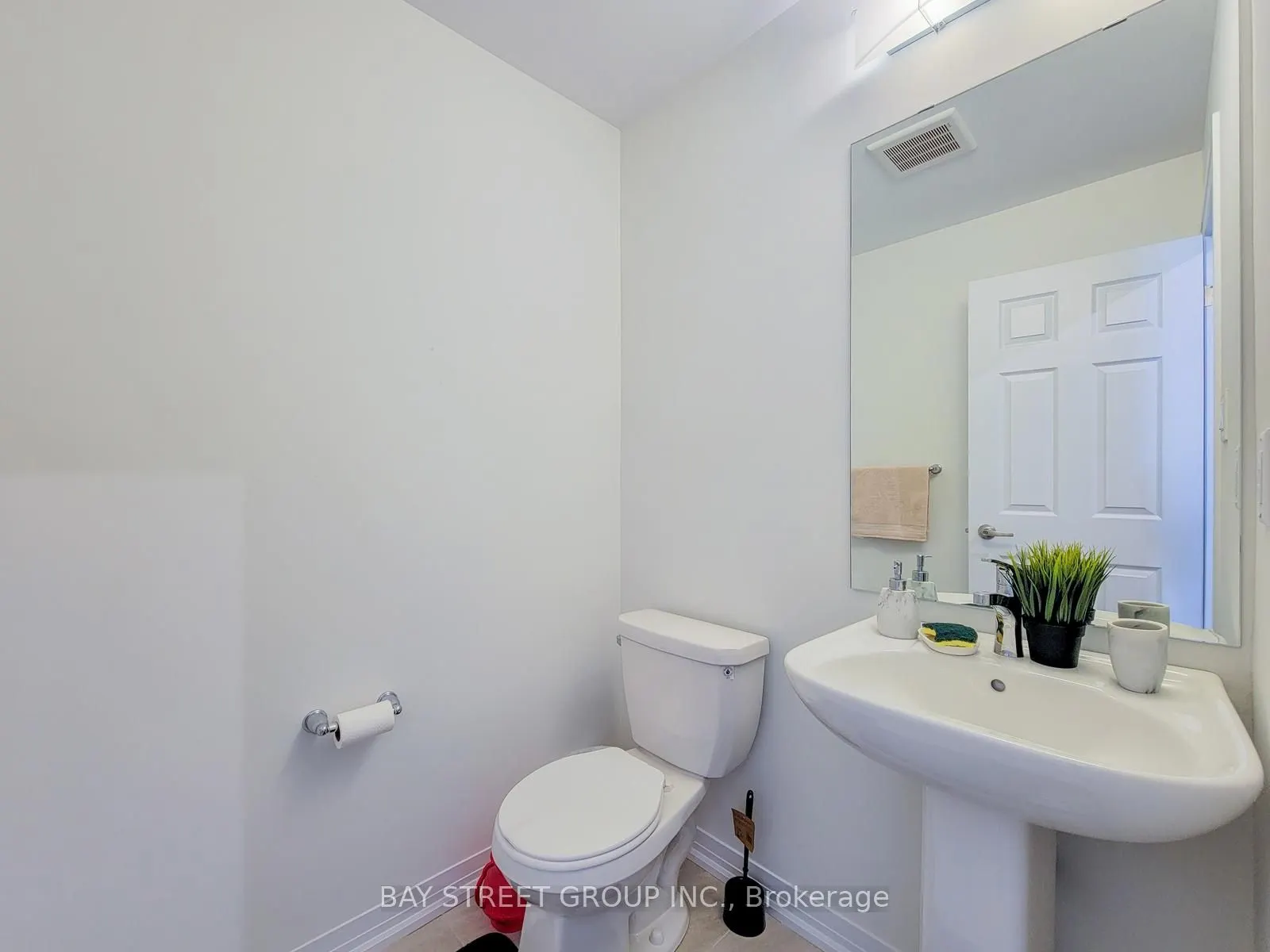 5 Lemon Avenue N