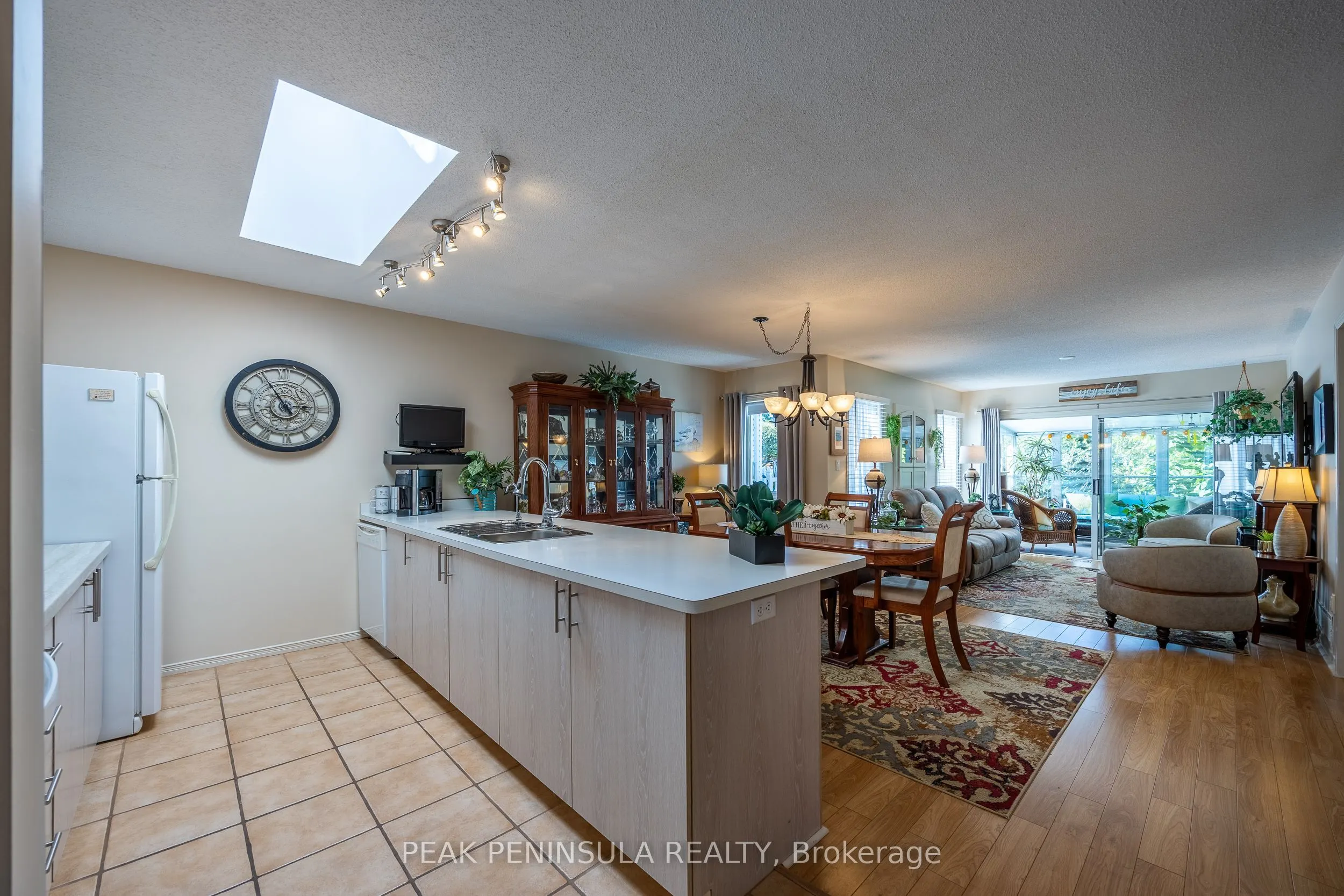 18 Long Point Boulevard