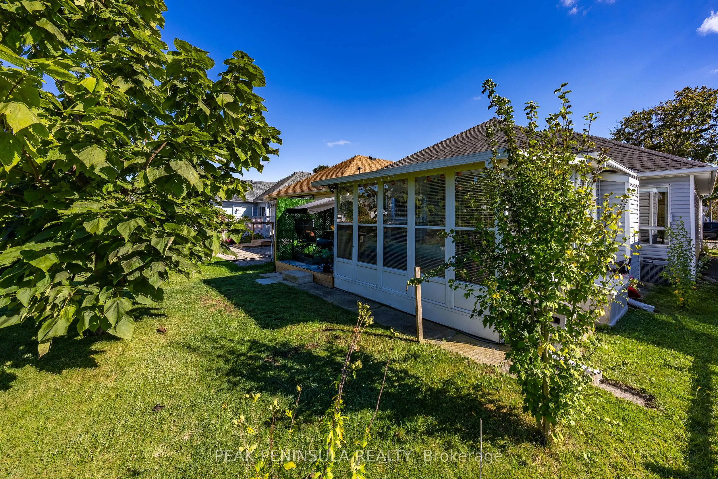 18 Long Point Boulevard