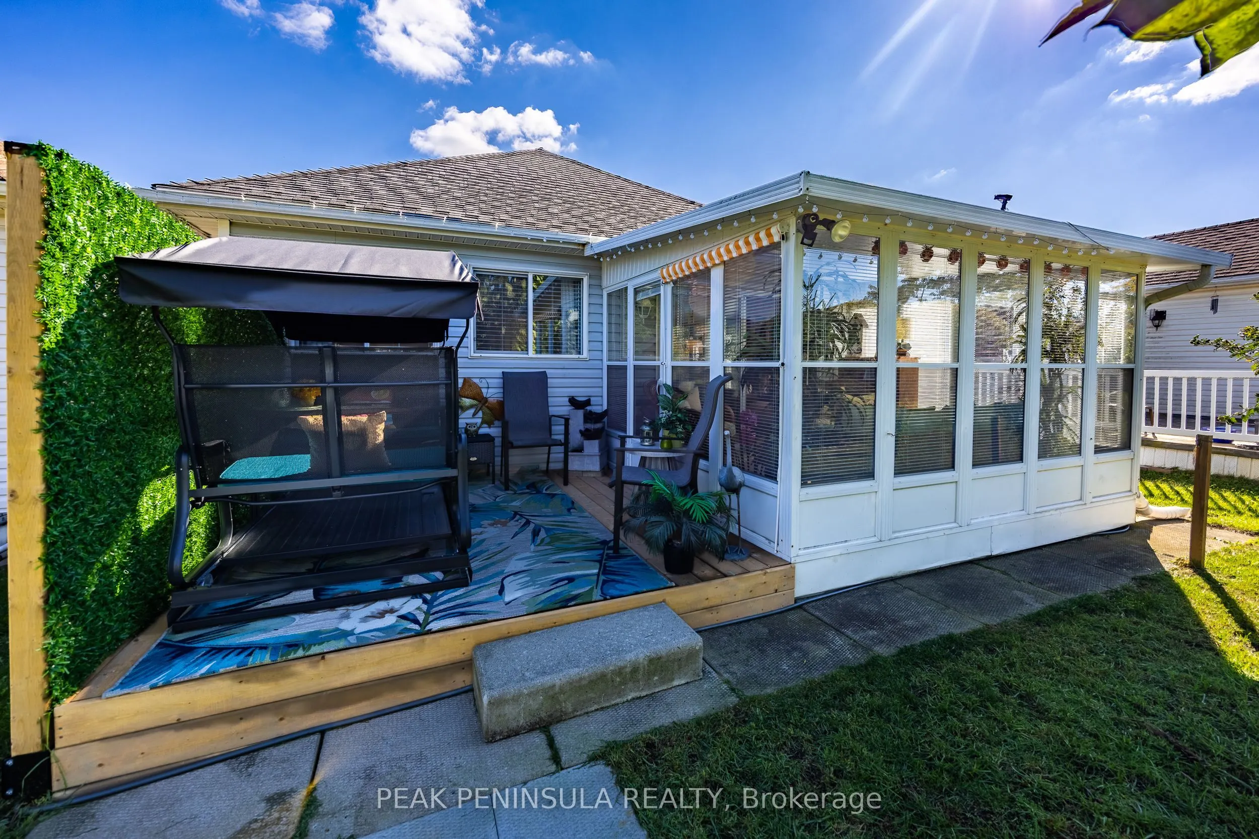 18 Long Point Boulevard