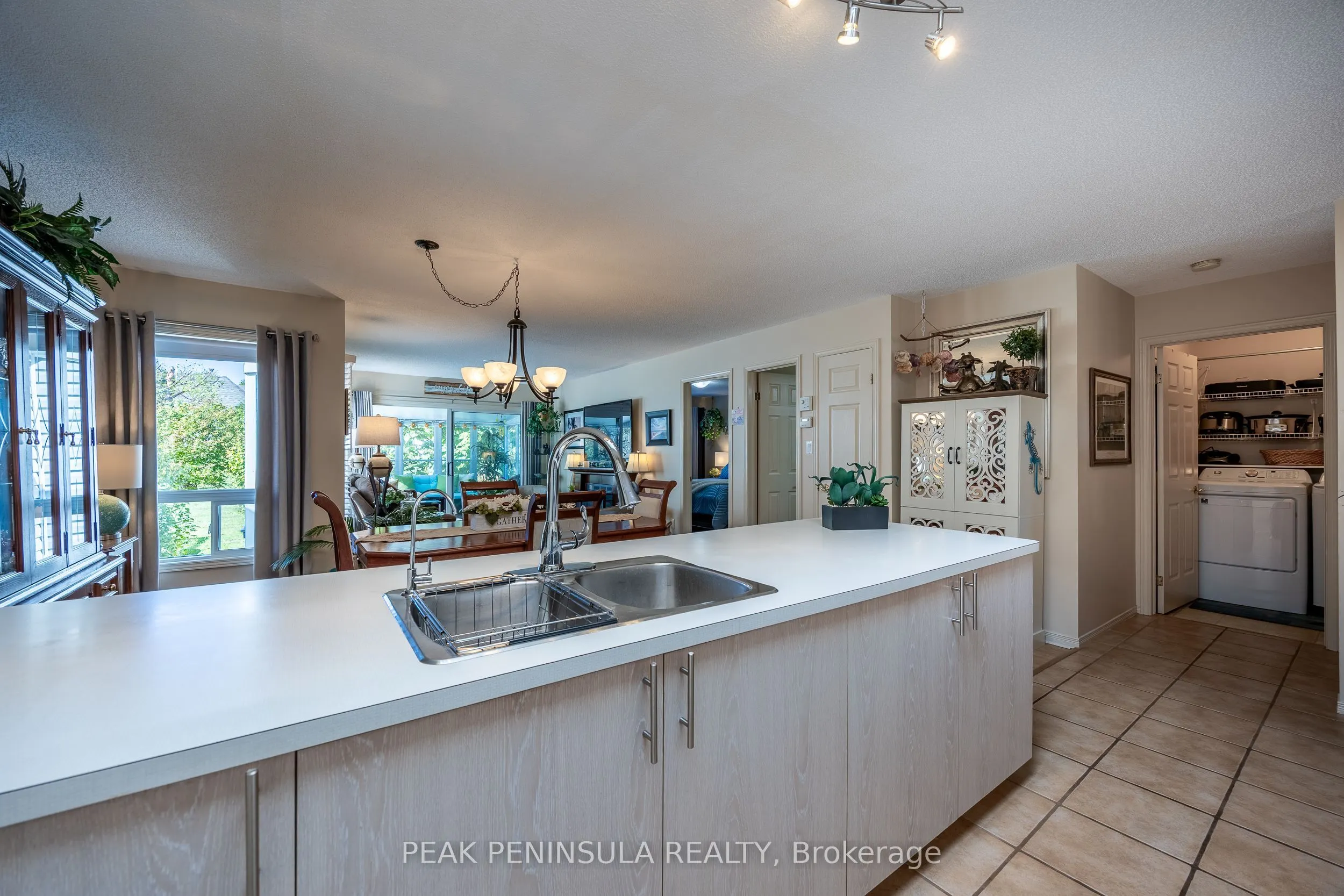 18 Long Point Boulevard