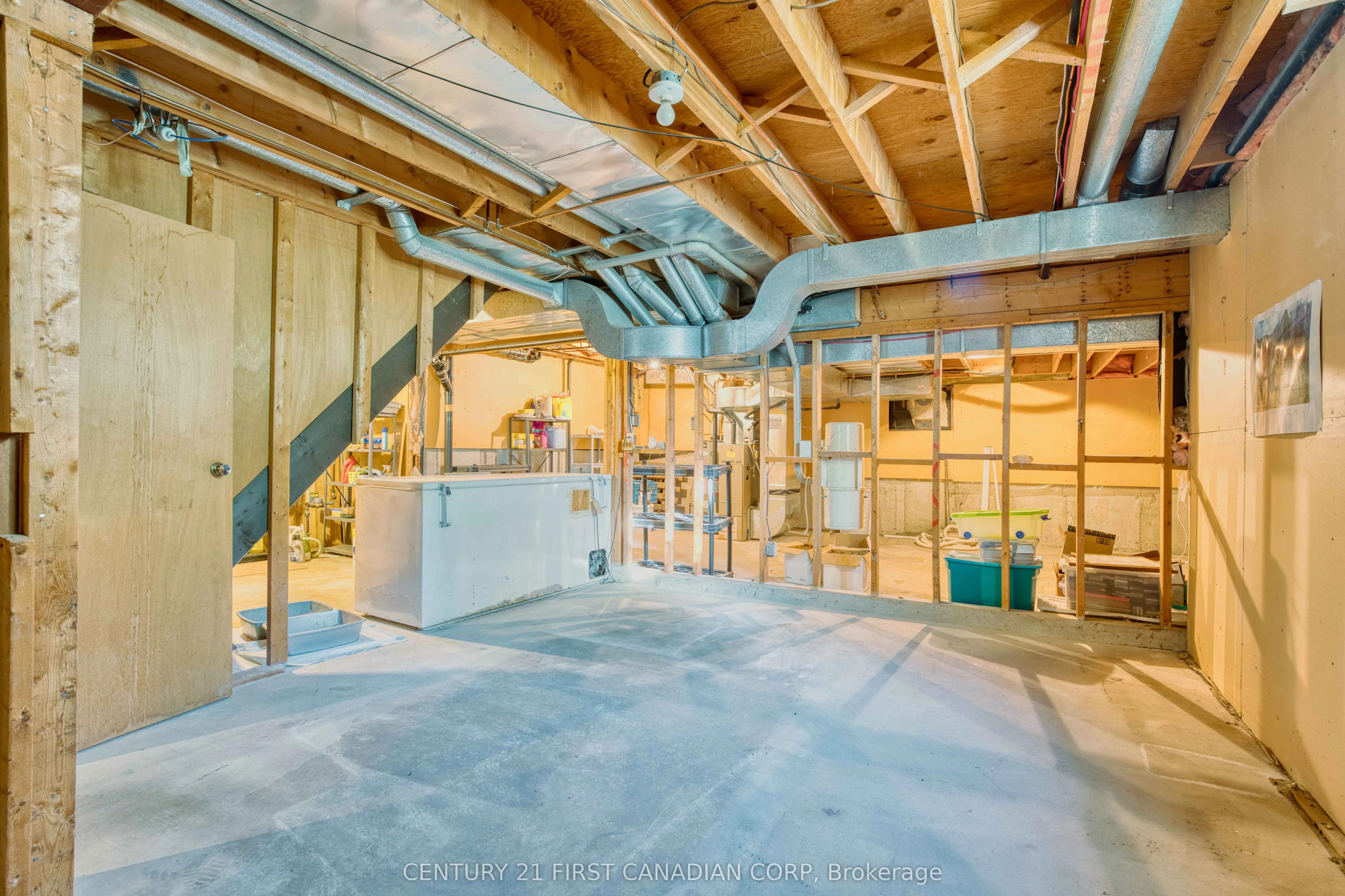 33 Fourwinds Road