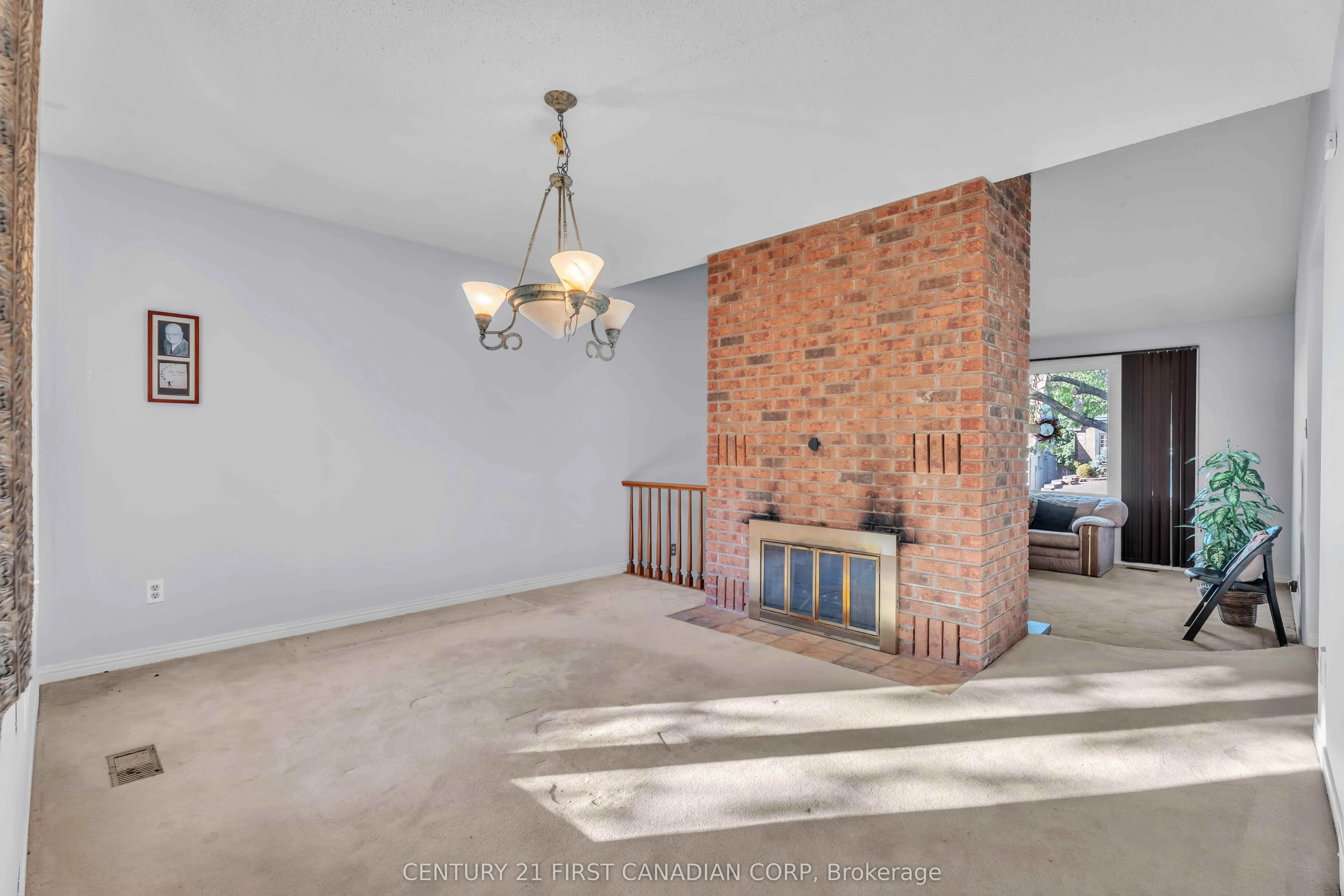 33 Fourwinds Road