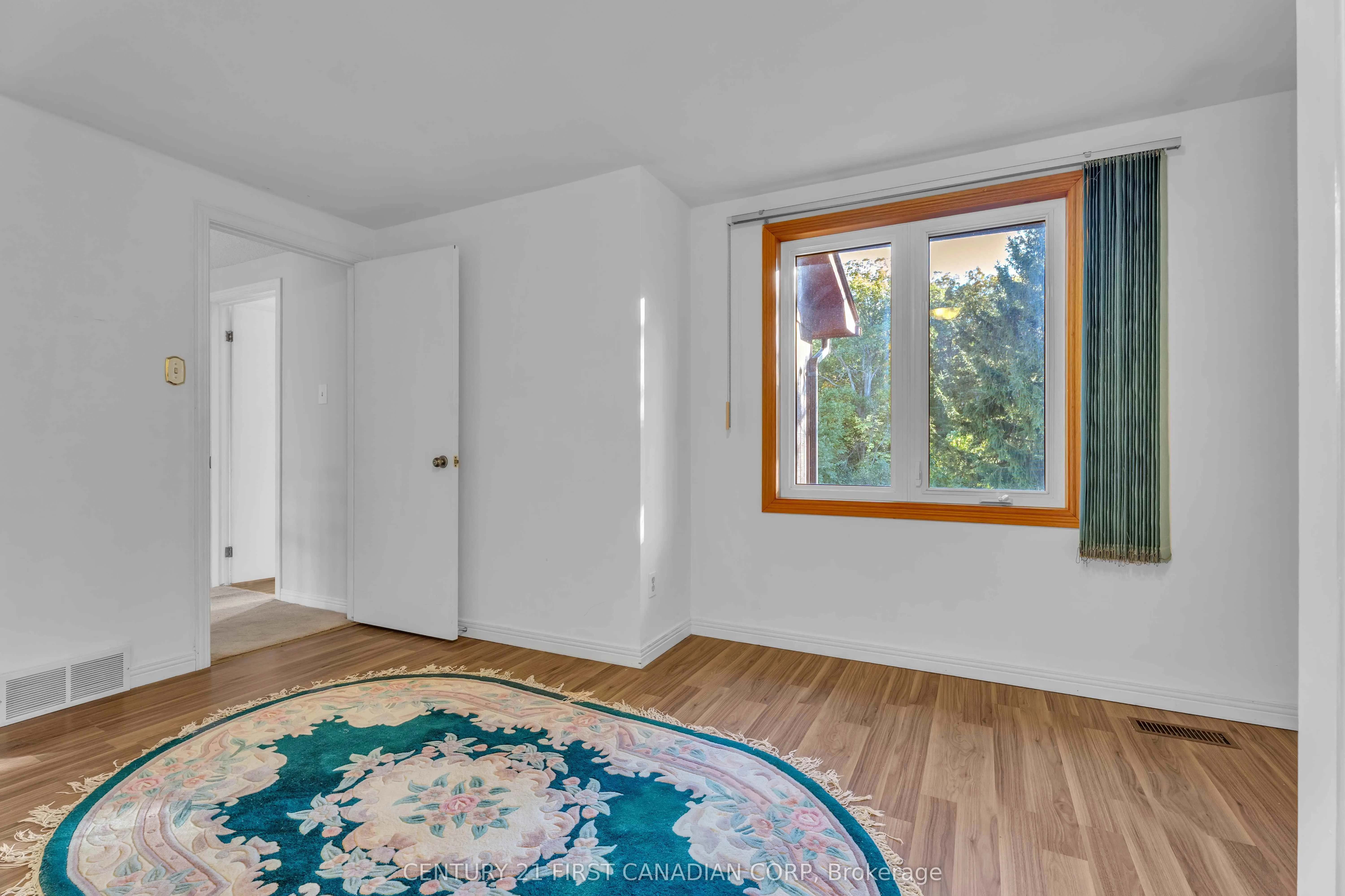 33 Fourwinds Road