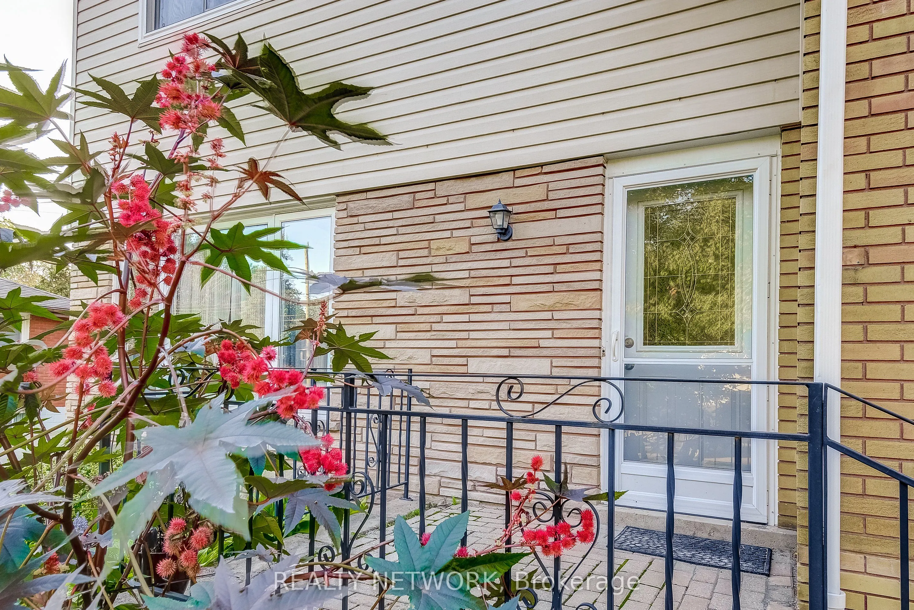68 Aldercrest Avenue