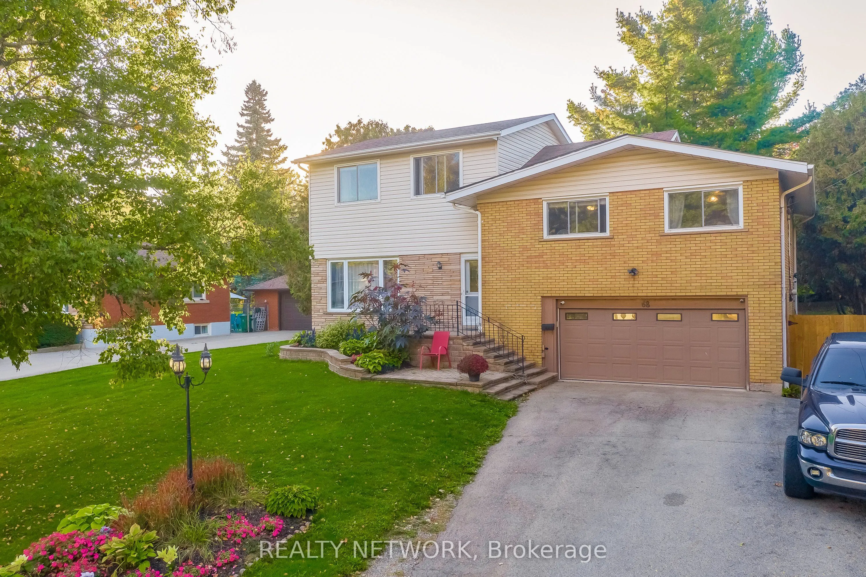 68 Aldercrest Avenue