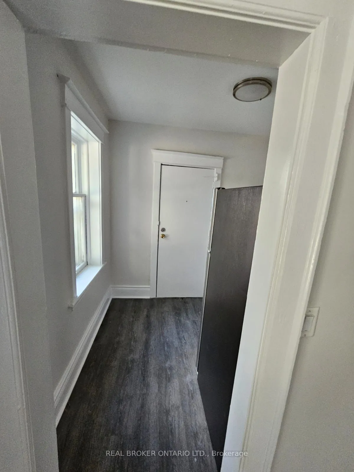 983 Main Street E, #1