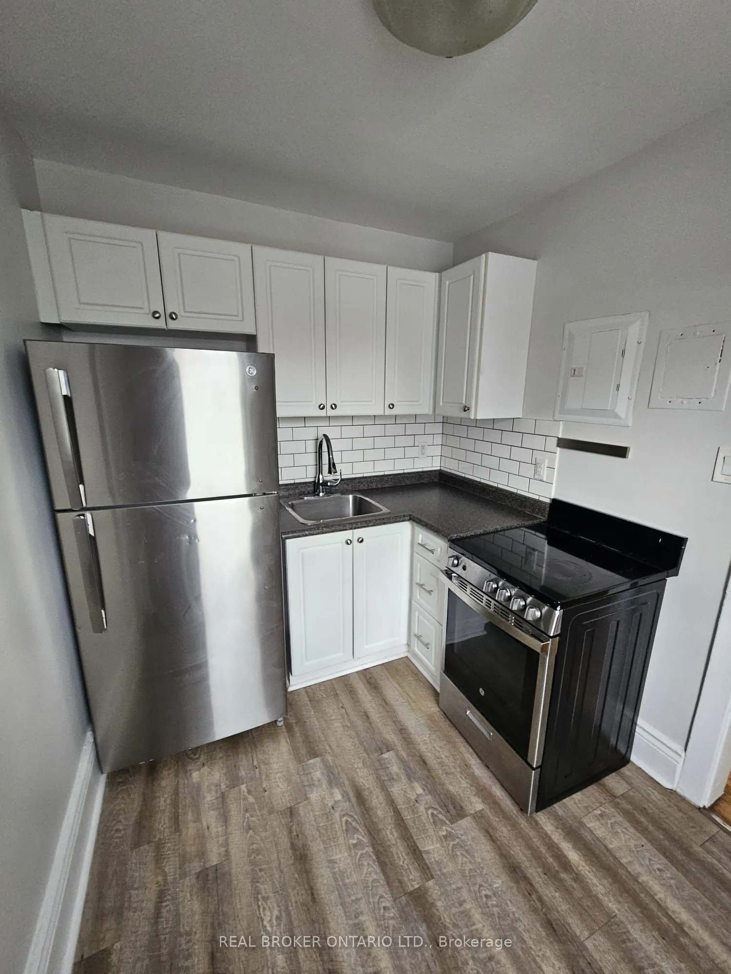 983 Main Street E, #3