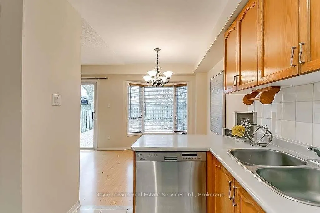 4 Thornlodge Drive