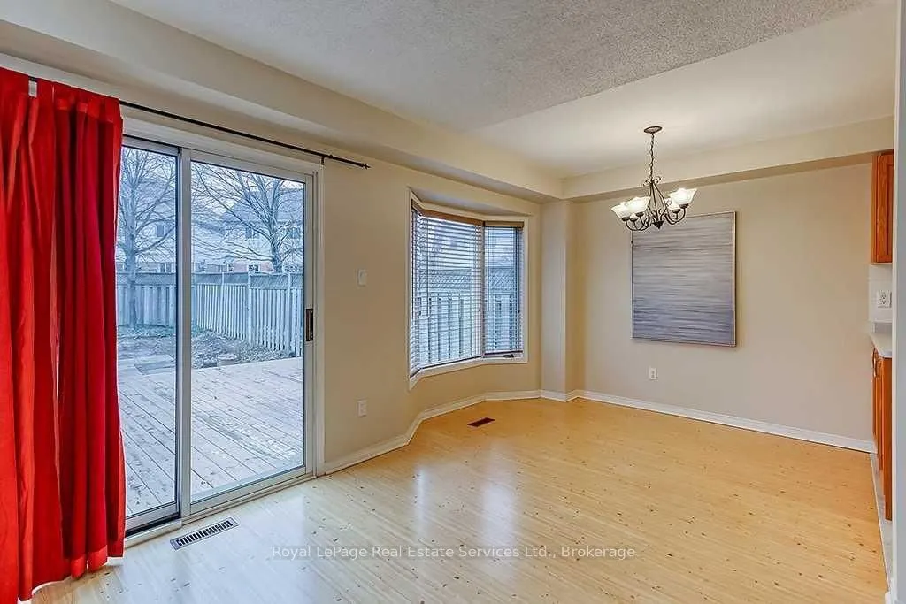 4 Thornlodge Drive