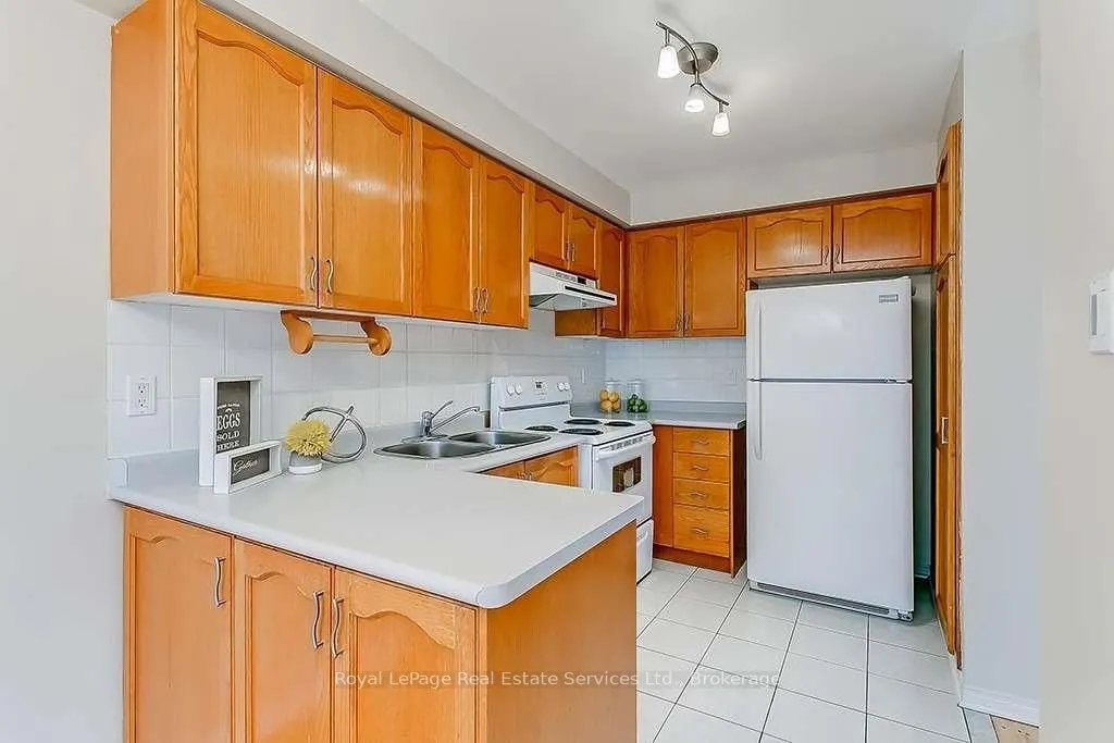 4 Thornlodge Drive