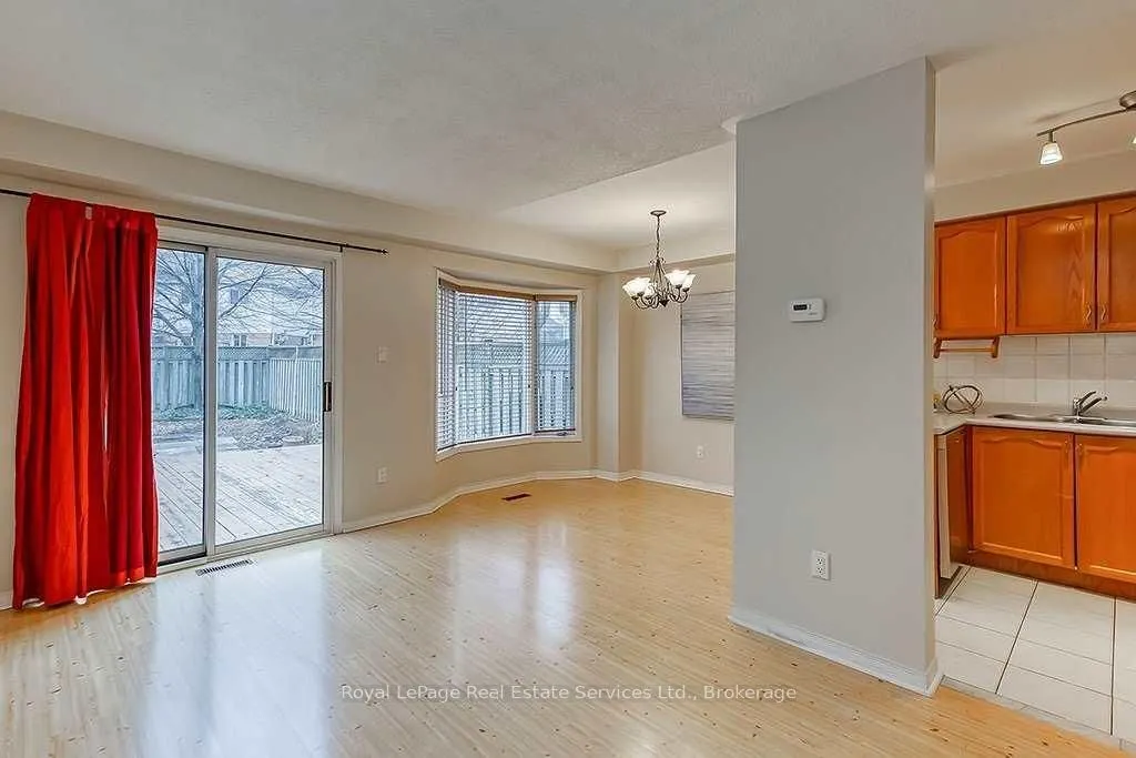 4 Thornlodge Drive