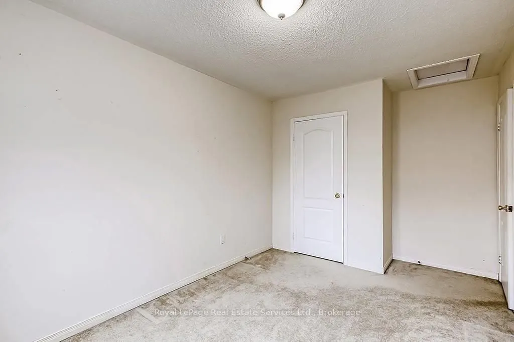 4 Thornlodge Drive