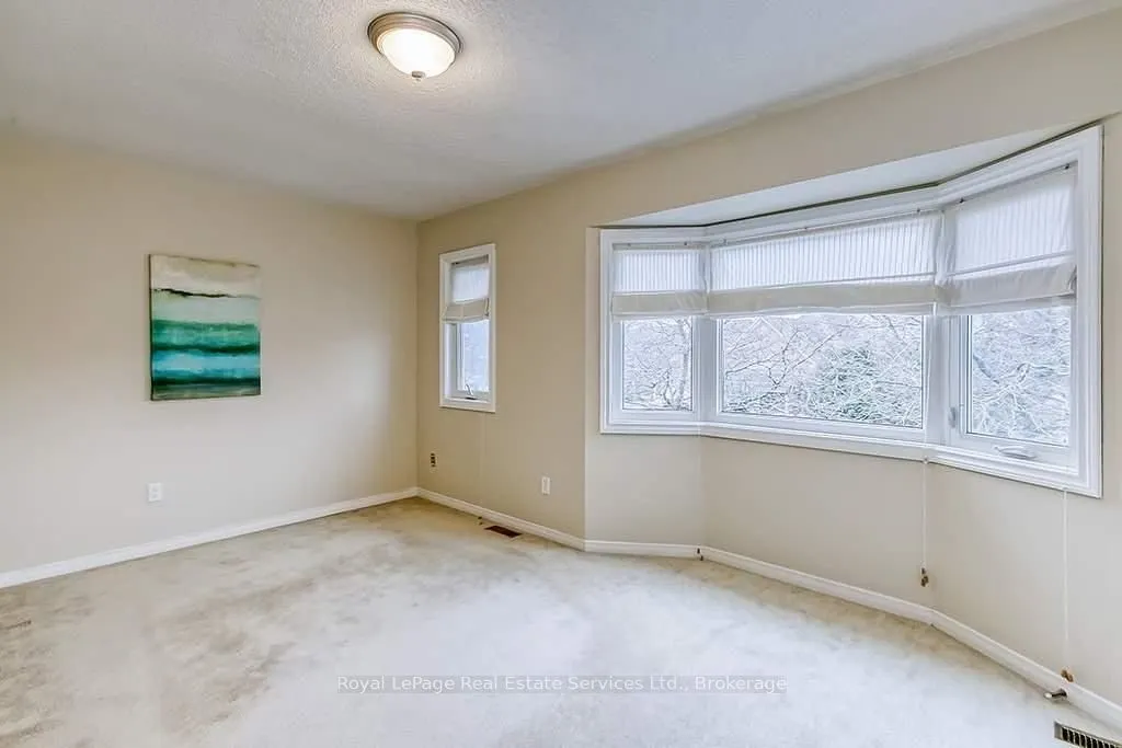 4 Thornlodge Drive