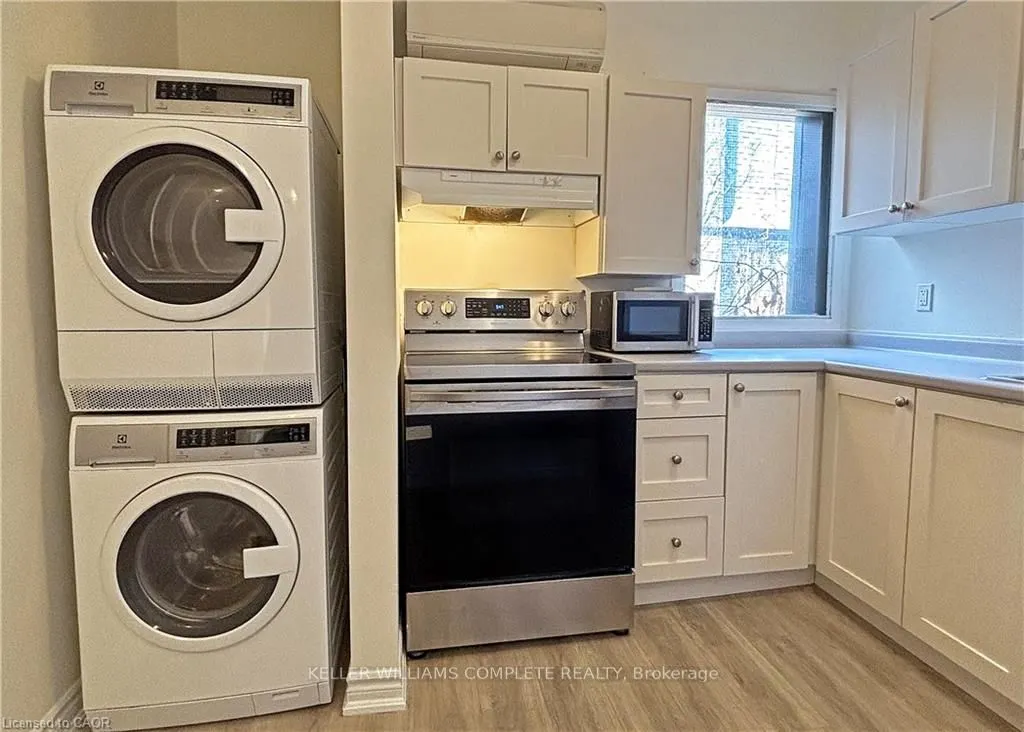 76 Wentworth Street S, #2