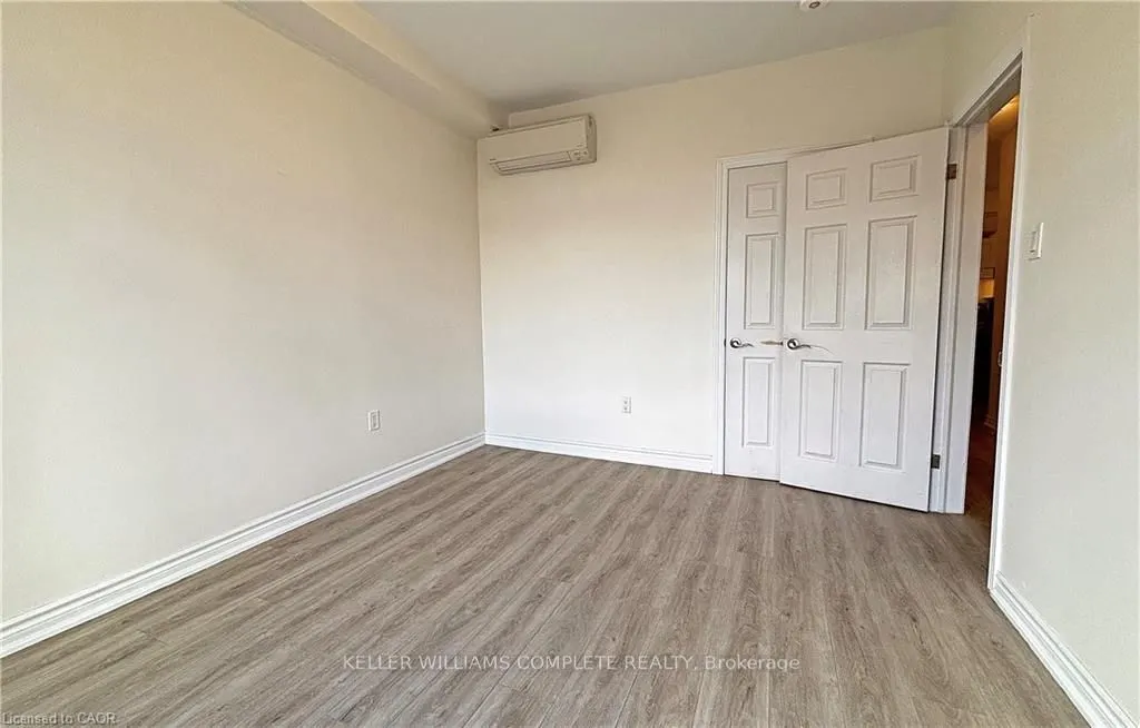 76 Wentworth Street S, #2