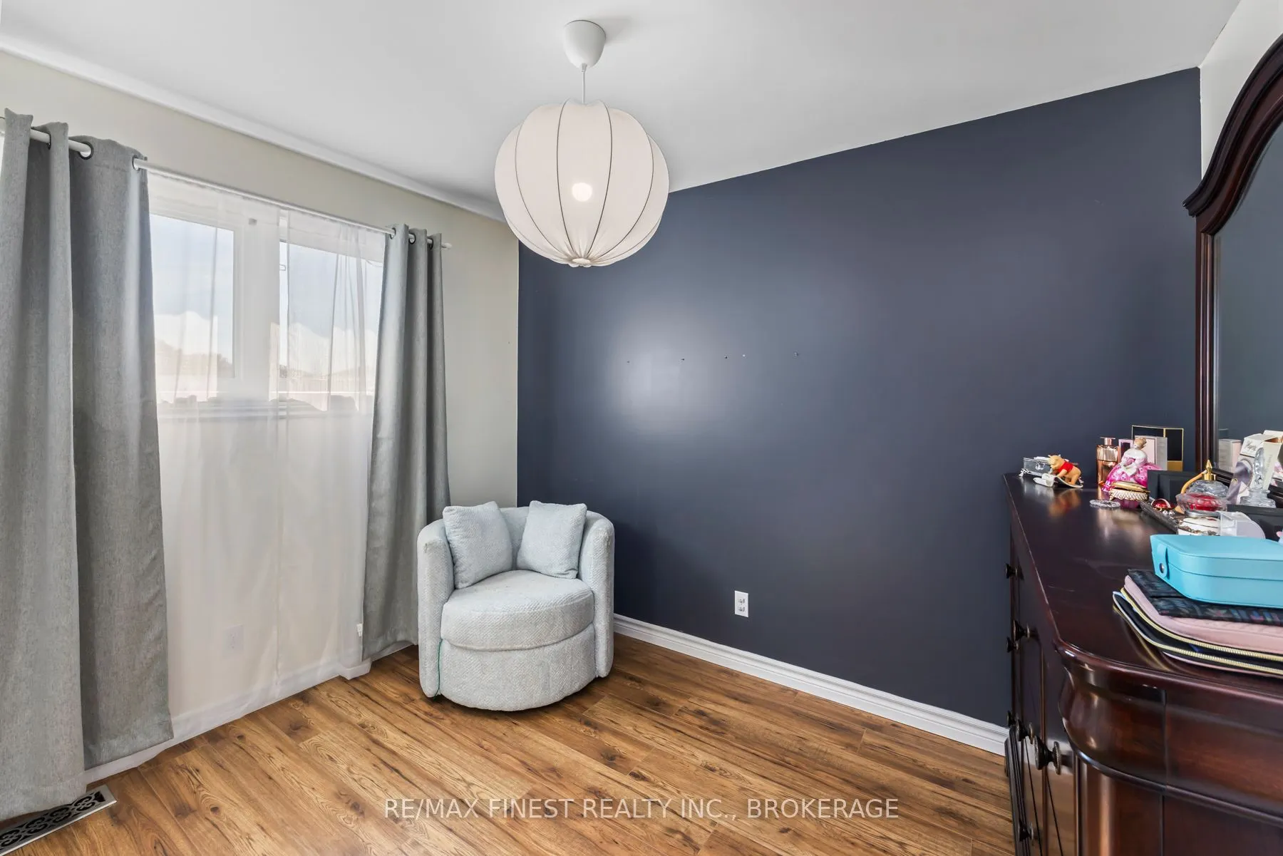 99 McKeown Crescent