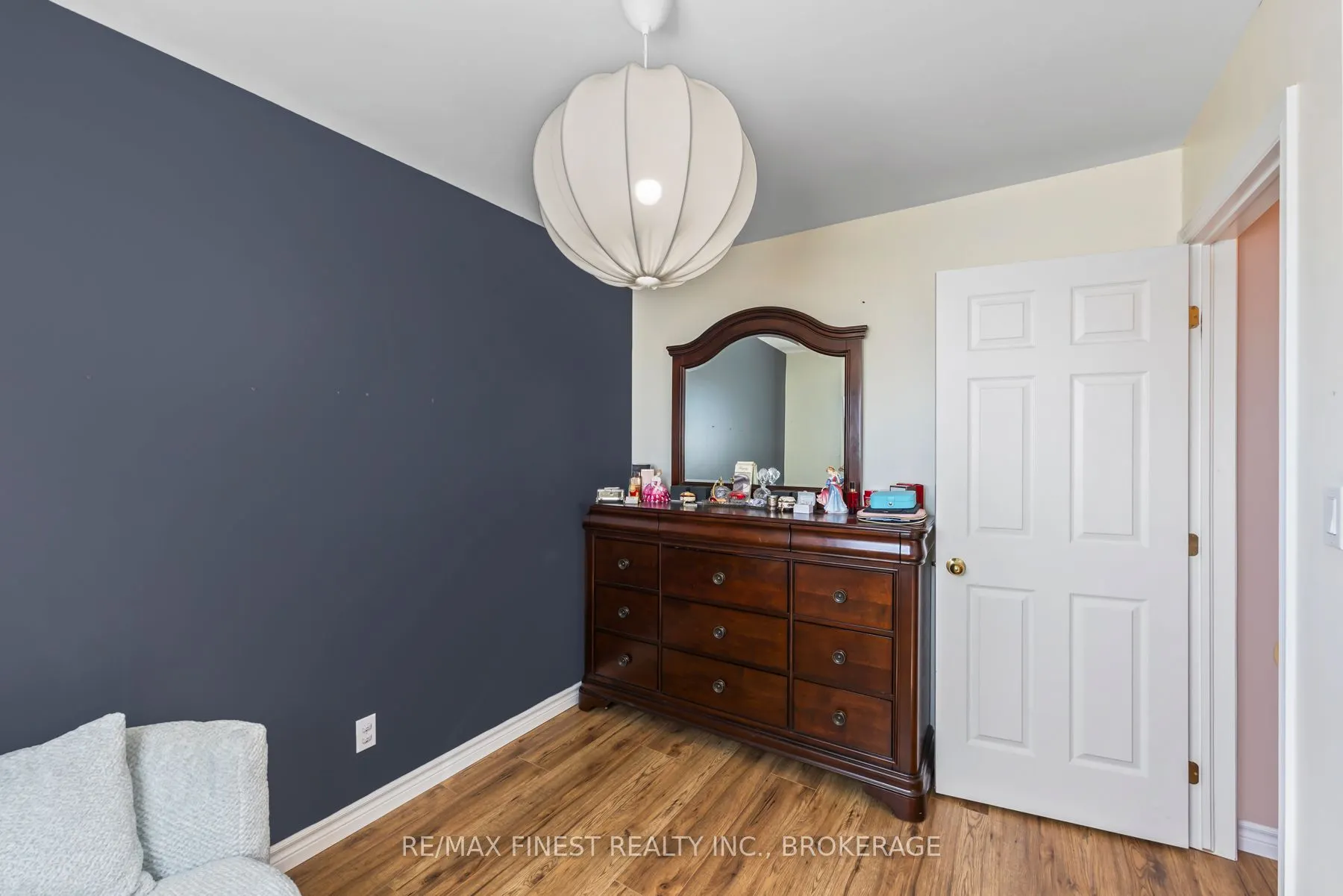99 McKeown Crescent