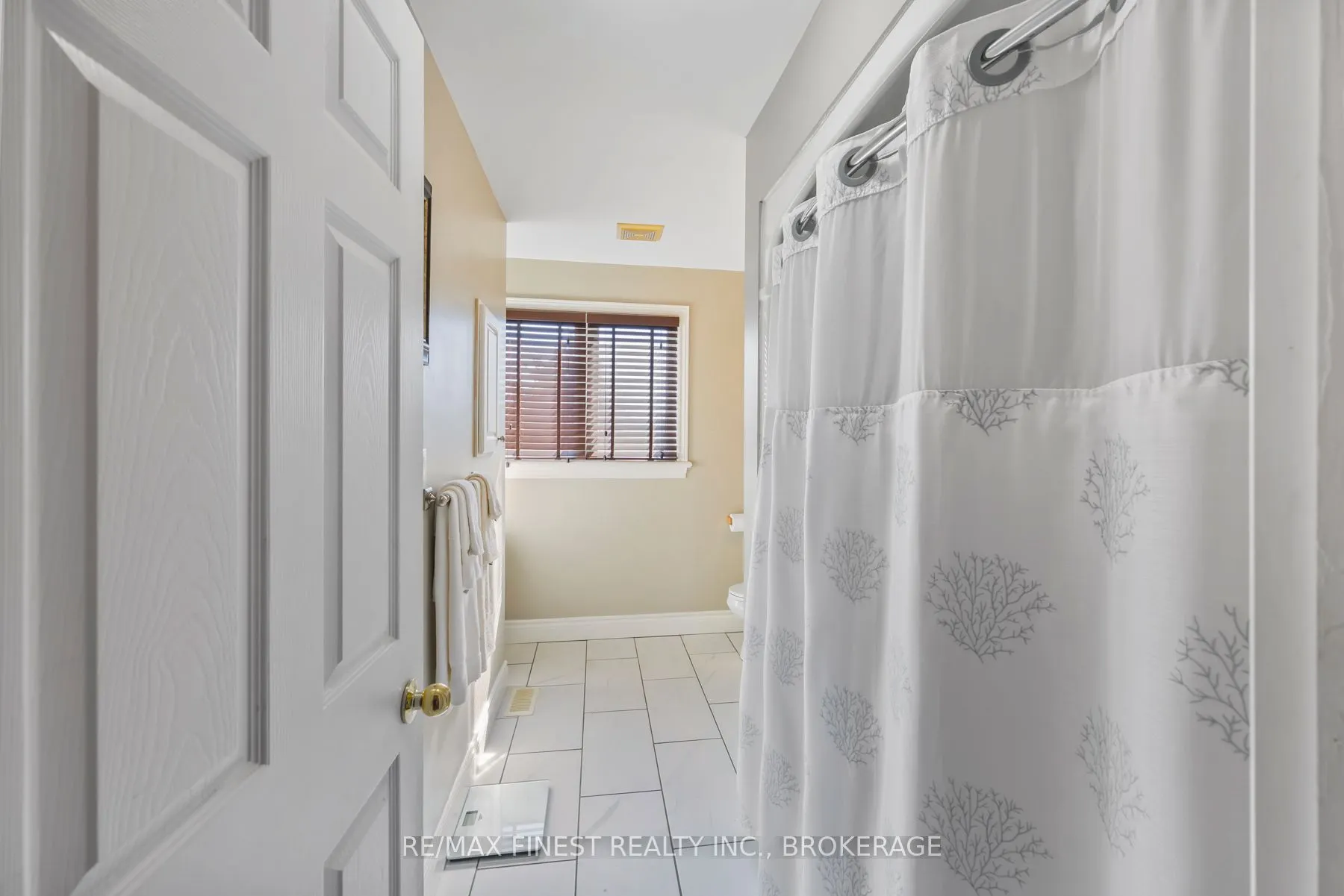 99 McKeown Crescent