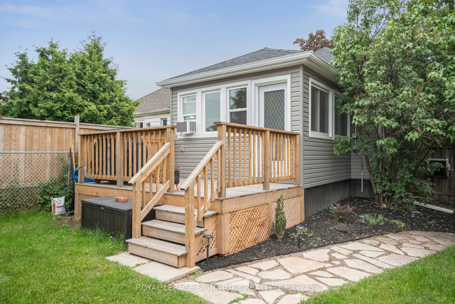 20 Robins Avenue