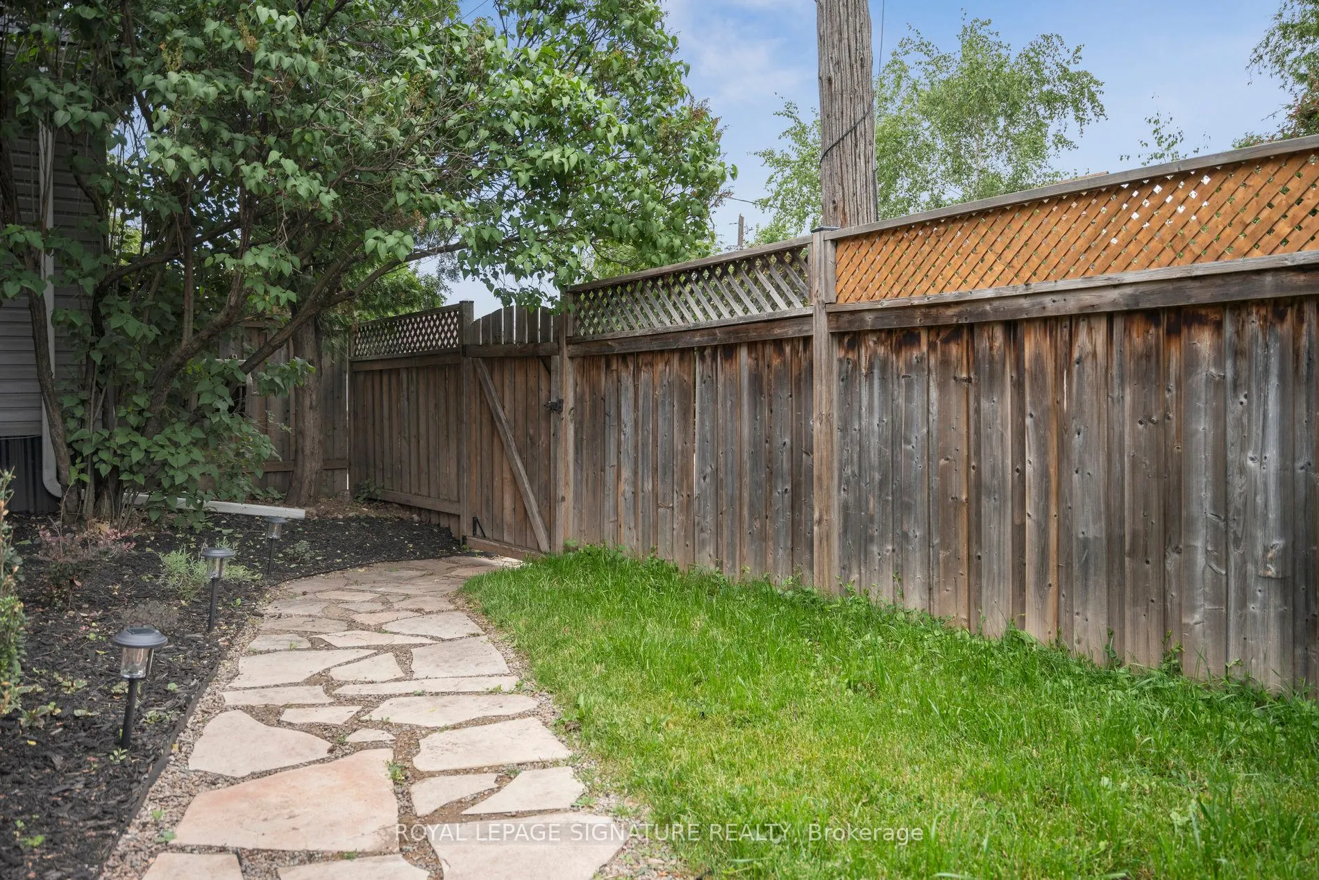 20 Robins Avenue