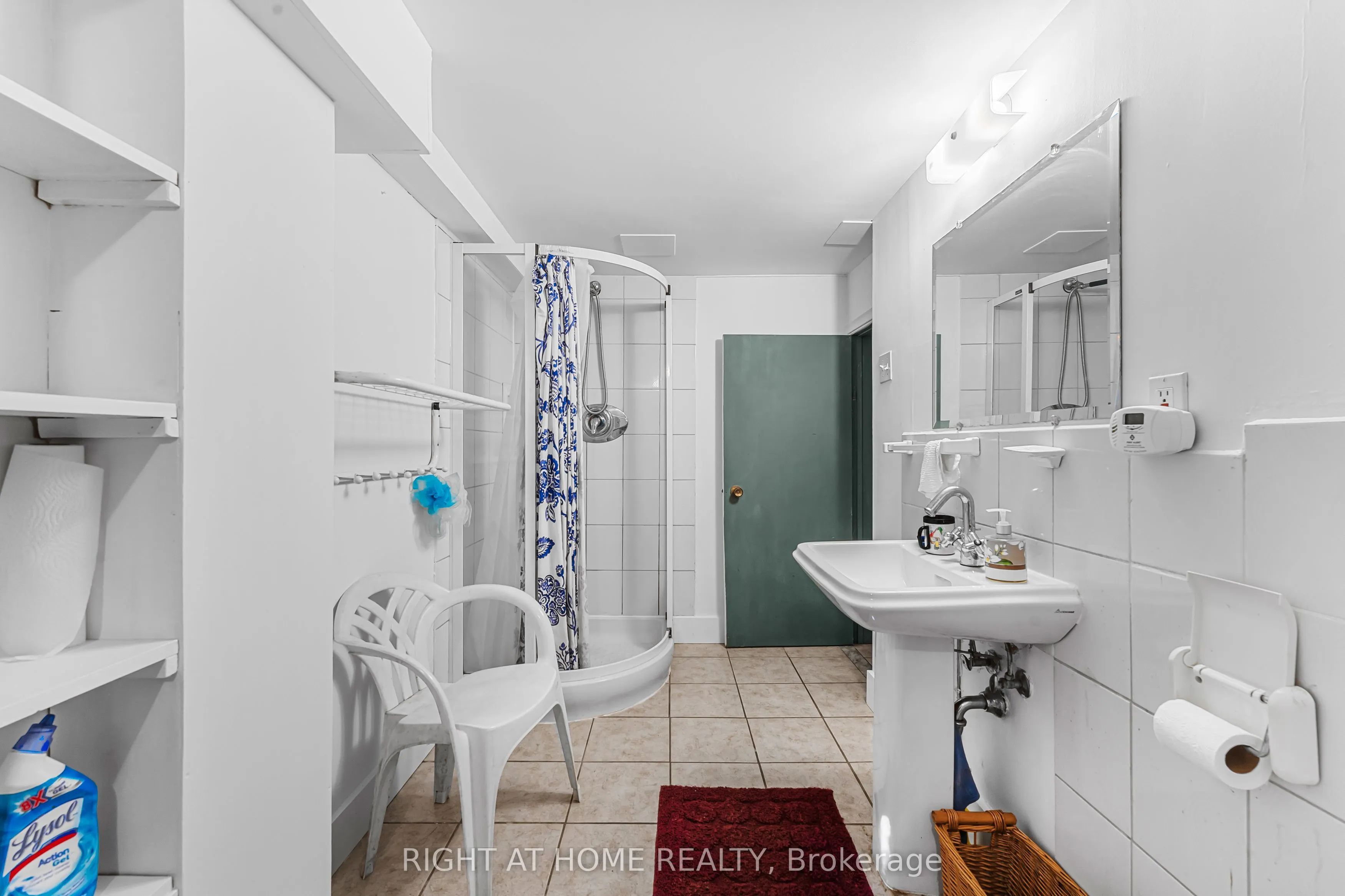 16 Wyckliffe Avenue