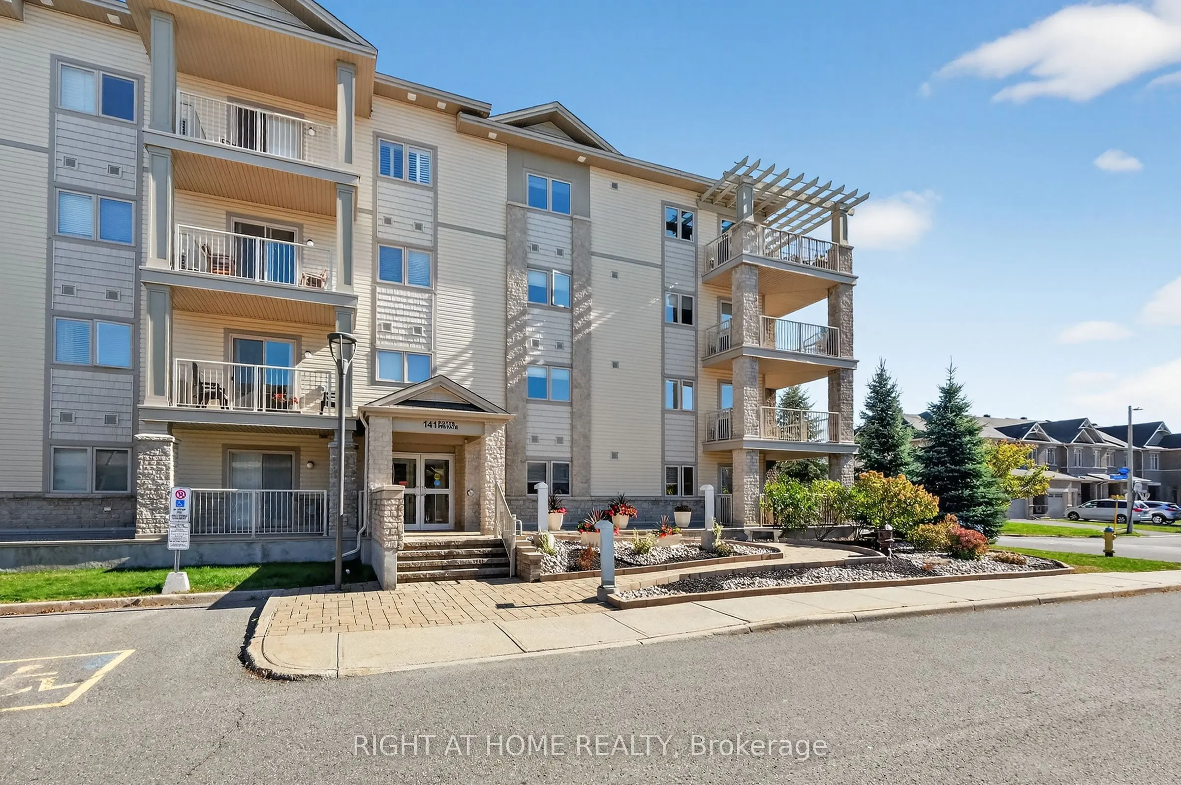 141 Potts Private, #306