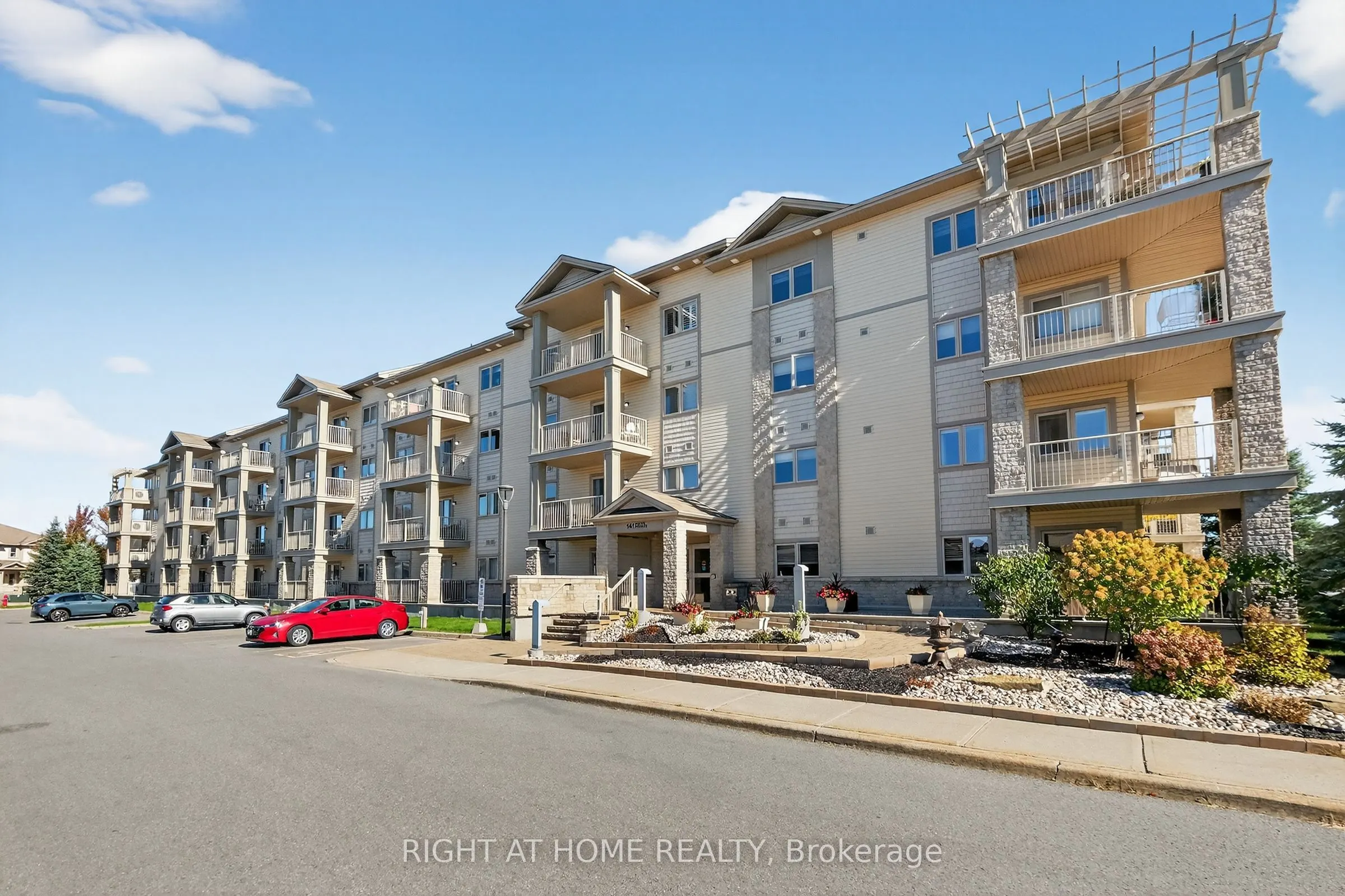 141 Potts Private, #306