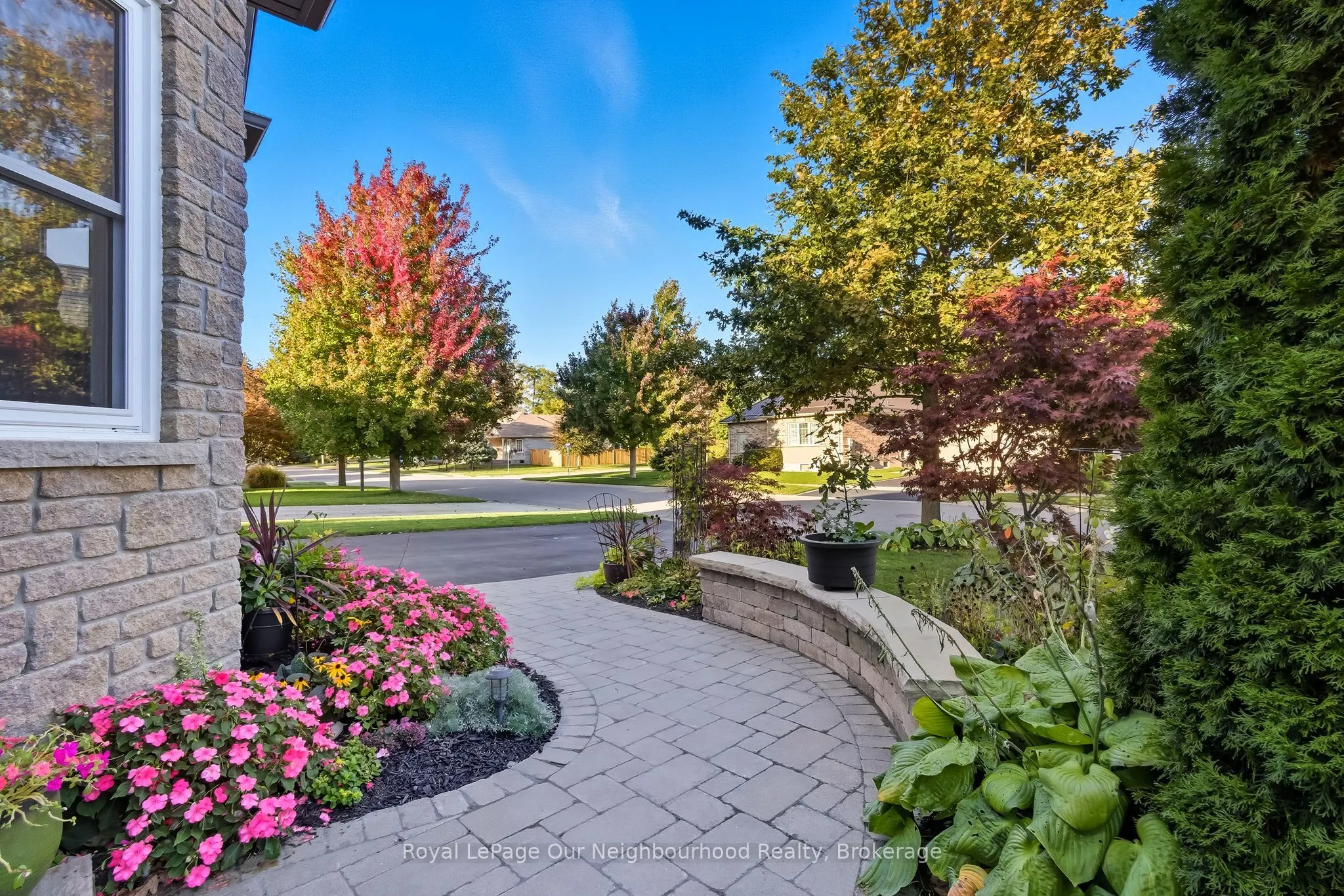 465 Foote Crescent