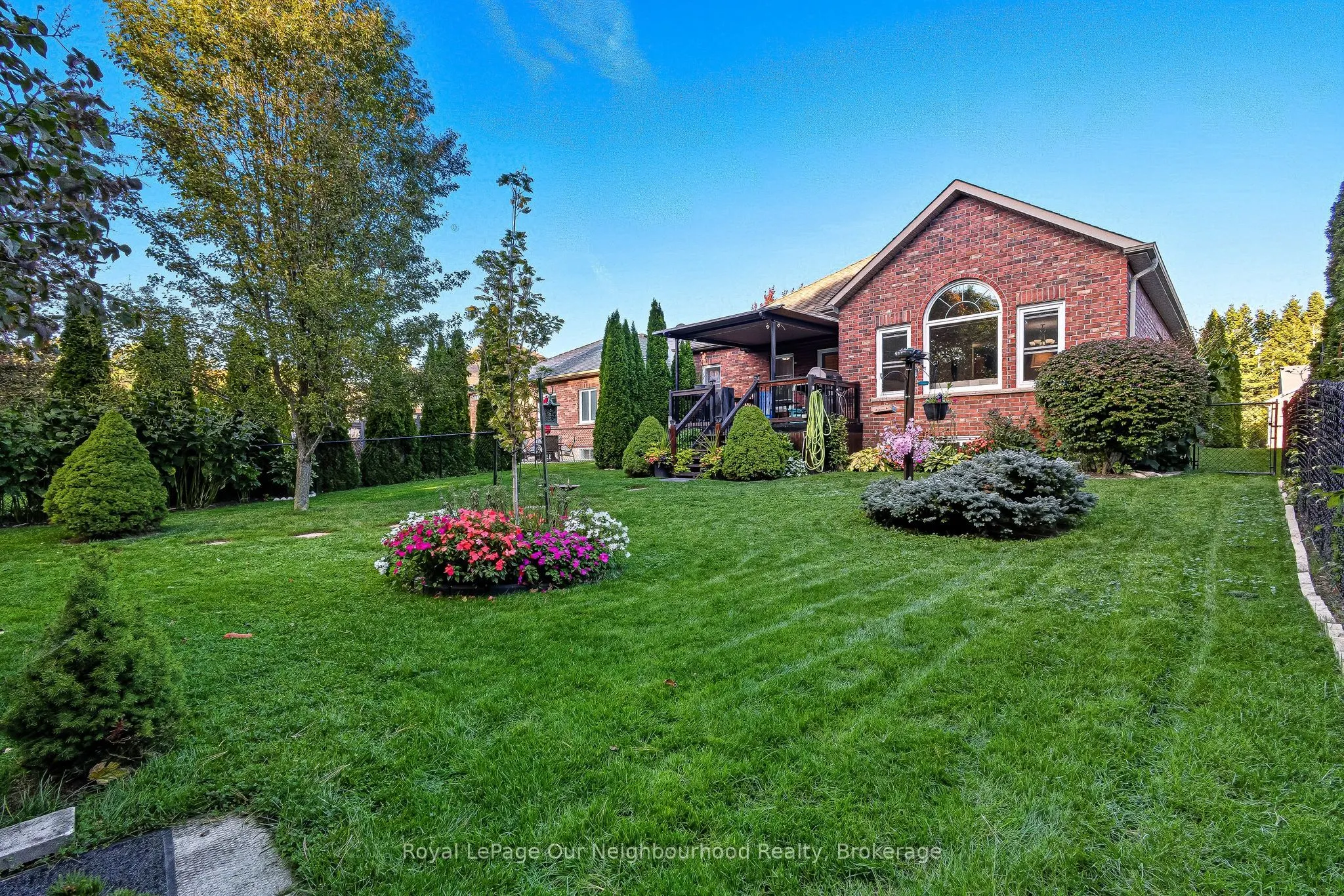 465 Foote Crescent